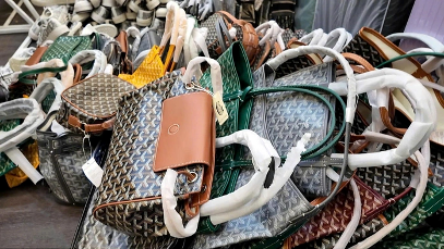 Đột kích nhiều kho hàng giả trị giá hàng tỷ đồng tại Đà Nẵng- Ảnh 3. Đột kích nhiều kho hàng giả trị giá hàng tỷ đồng tại Đà Nẵng- Ảnh 3.