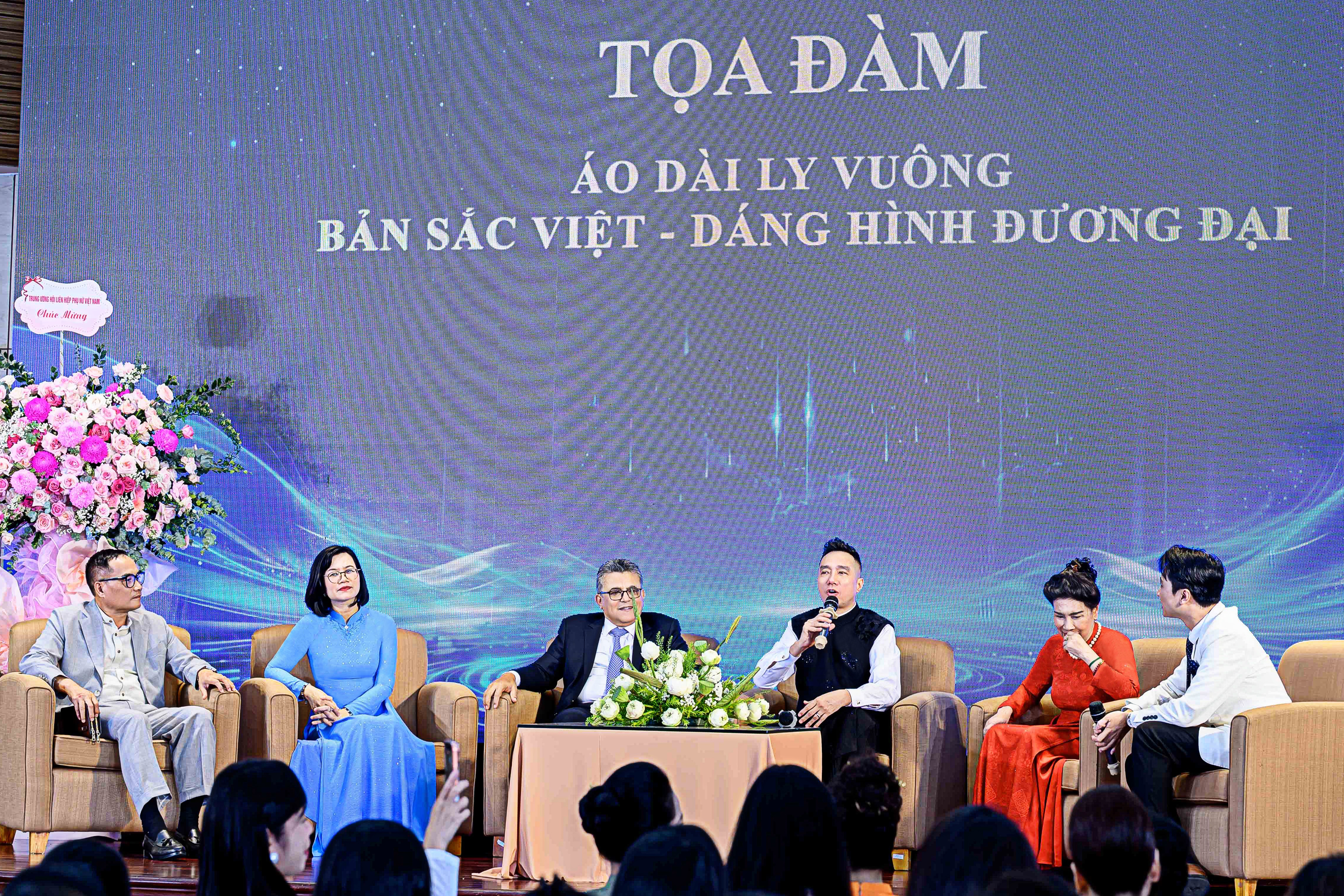 &Aacute;o D&agrave;i lập Kỷ lục Người Việt To&agrave;n cầu: Khẳng định vị thế v&agrave; sức sống &aacute;o d&agrave;i Việt Nam - Ảnh 5.