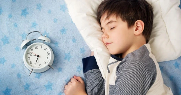 Giấc ngủ ảnh hưởng thế n&agrave;o đến chiều cao của trẻ?- Ảnh 2.