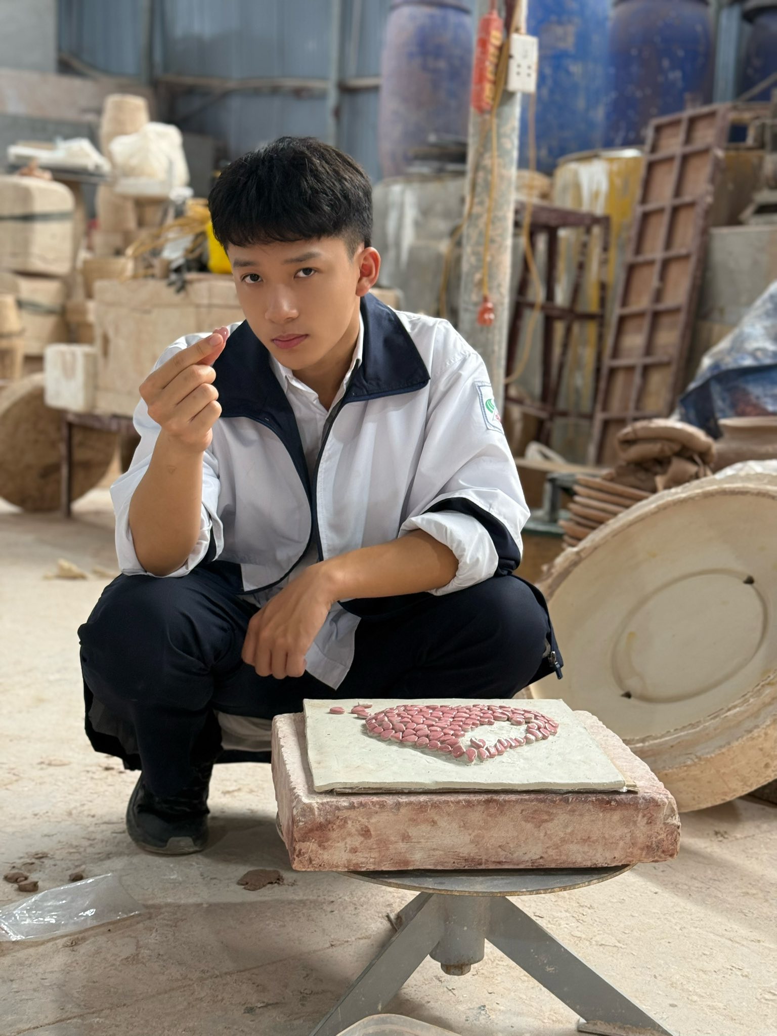 Bước ch&acirc;n v&agrave;o đời: D&agrave;n diễn vi&ecirc;n 'xả ảnh' kết phim, hai so&aacute;i ca g&acirc;y sốt- Ảnh 7.