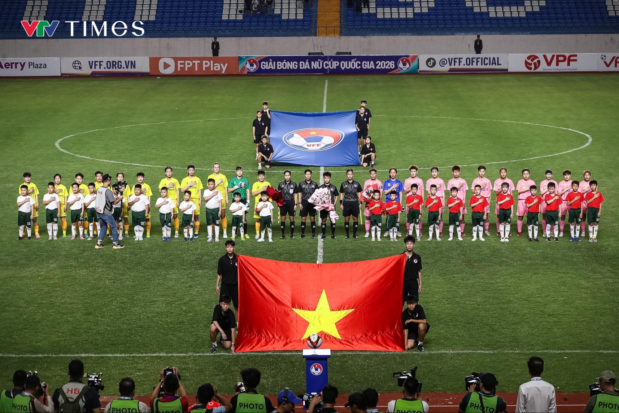 Những bước chạy lịch sử của ngoại binh tại Giải bóng đá nữ Cúp Quốc gia 2026- Ảnh 1.