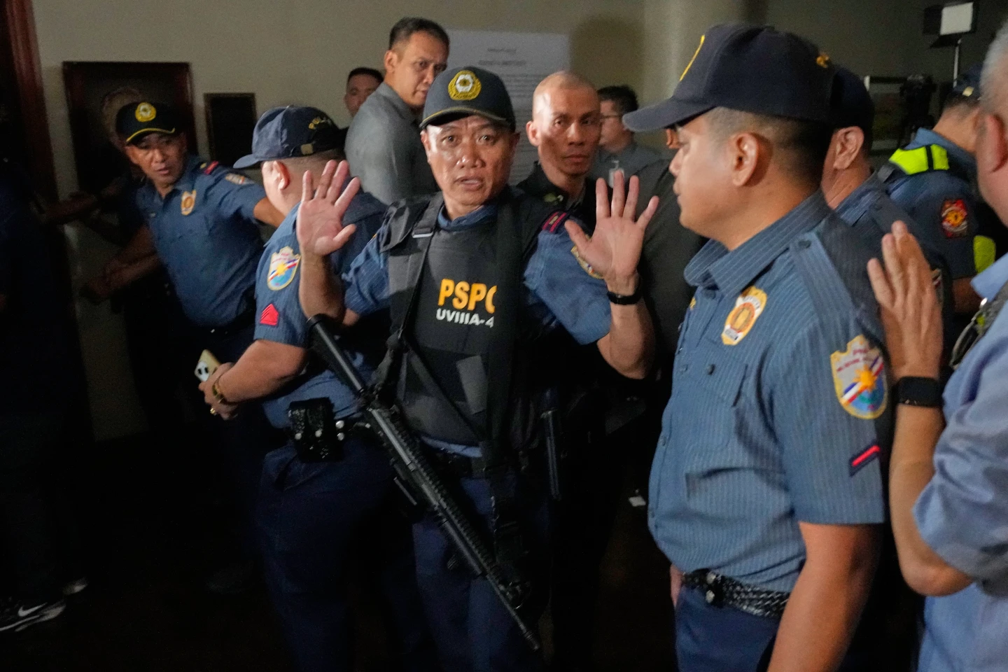 Nổ súng tại Thượng viện Philippines gây hỗn loạn