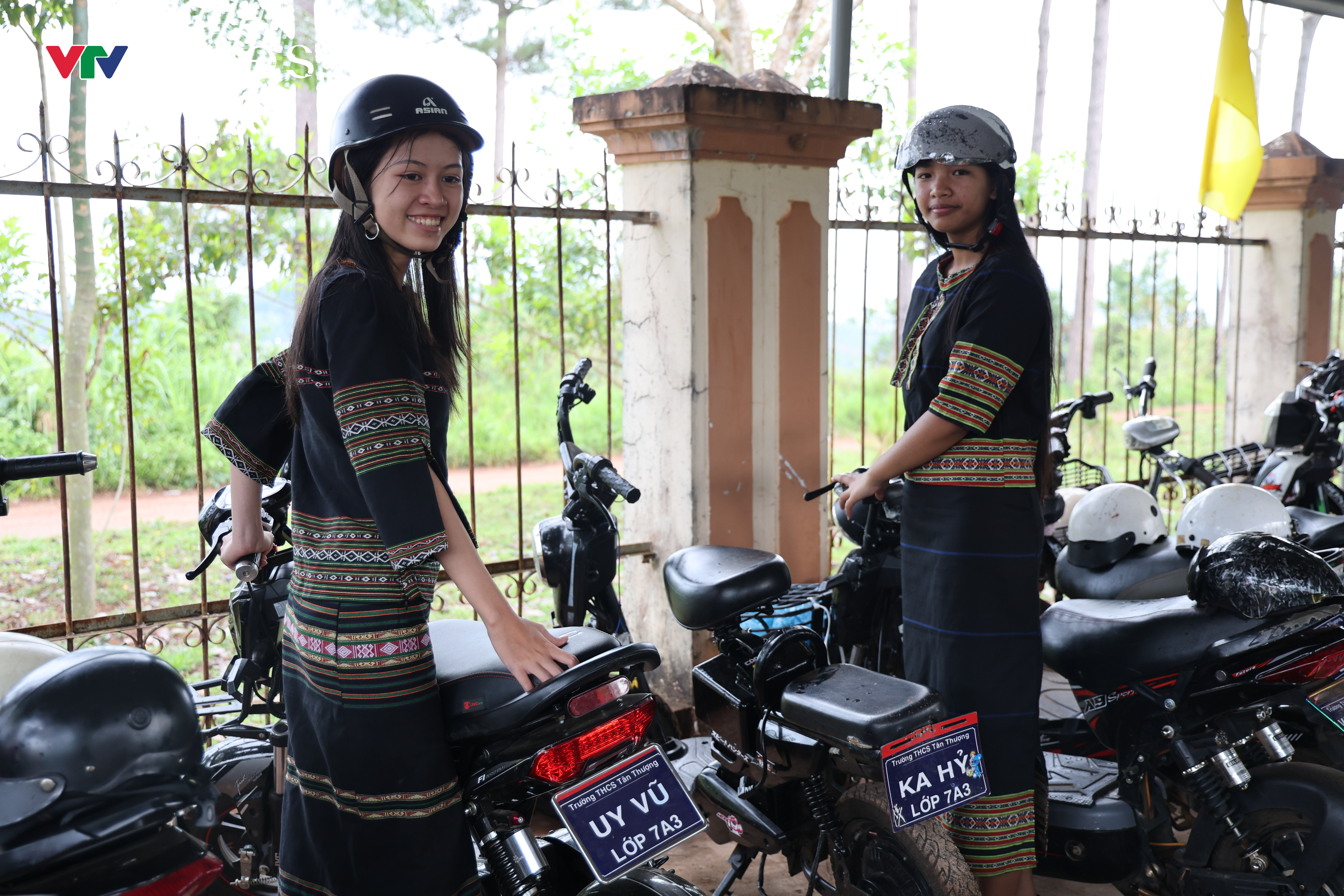 Lâm Đồng: "Định danh" xe cho học sinh vùng sâu - Ảnh 9.