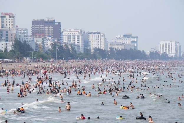 Sầm Sơn &ldquo;bứt ph&aacute;&rdquo; h&egrave; 2026 hướng đến đ&oacute;n h&agrave;ng triệu kh&aacute;ch du lịch- Ảnh 4.