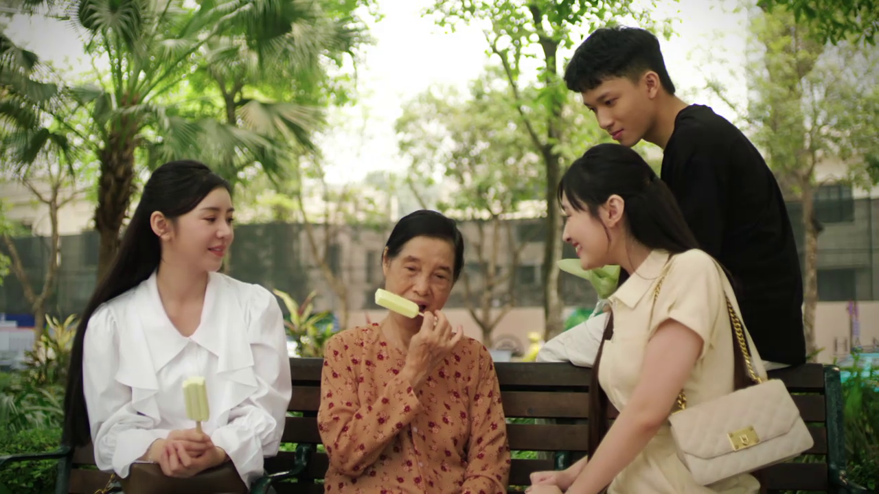 Bước chân vào đời: Khoảnh khắc 'sưởi ấm tập cuối' của 4 bà cháu Thương- Ảnh 12. Bước chân vào đời: Khoảnh khắc 'sưởi ấm tập cuối' của 4 bà cháu Thương- Ảnh 12.