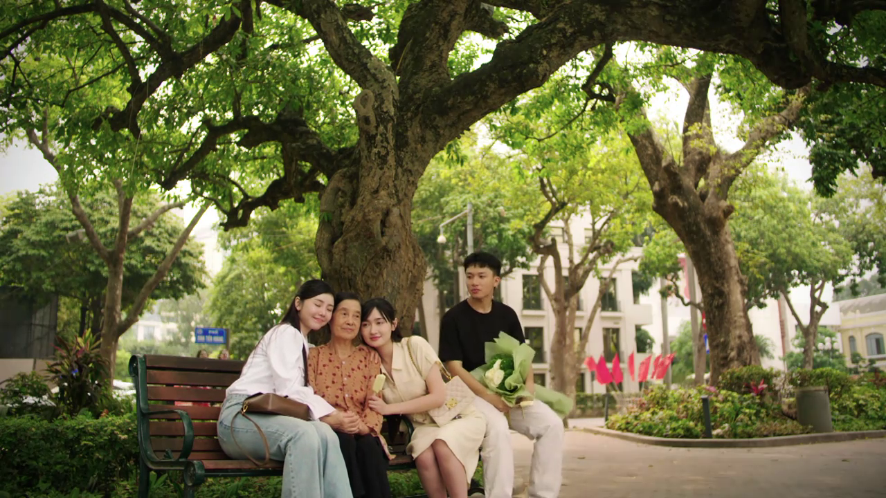 Bước chân vào đời: Khoảnh khắc 'sưởi ấm tập cuối' của 4 bà cháu Thương- Ảnh 15. Bước chân vào đời: Khoảnh khắc 'sưởi ấm tập cuối' của 4 bà cháu Thương- Ảnh 15.