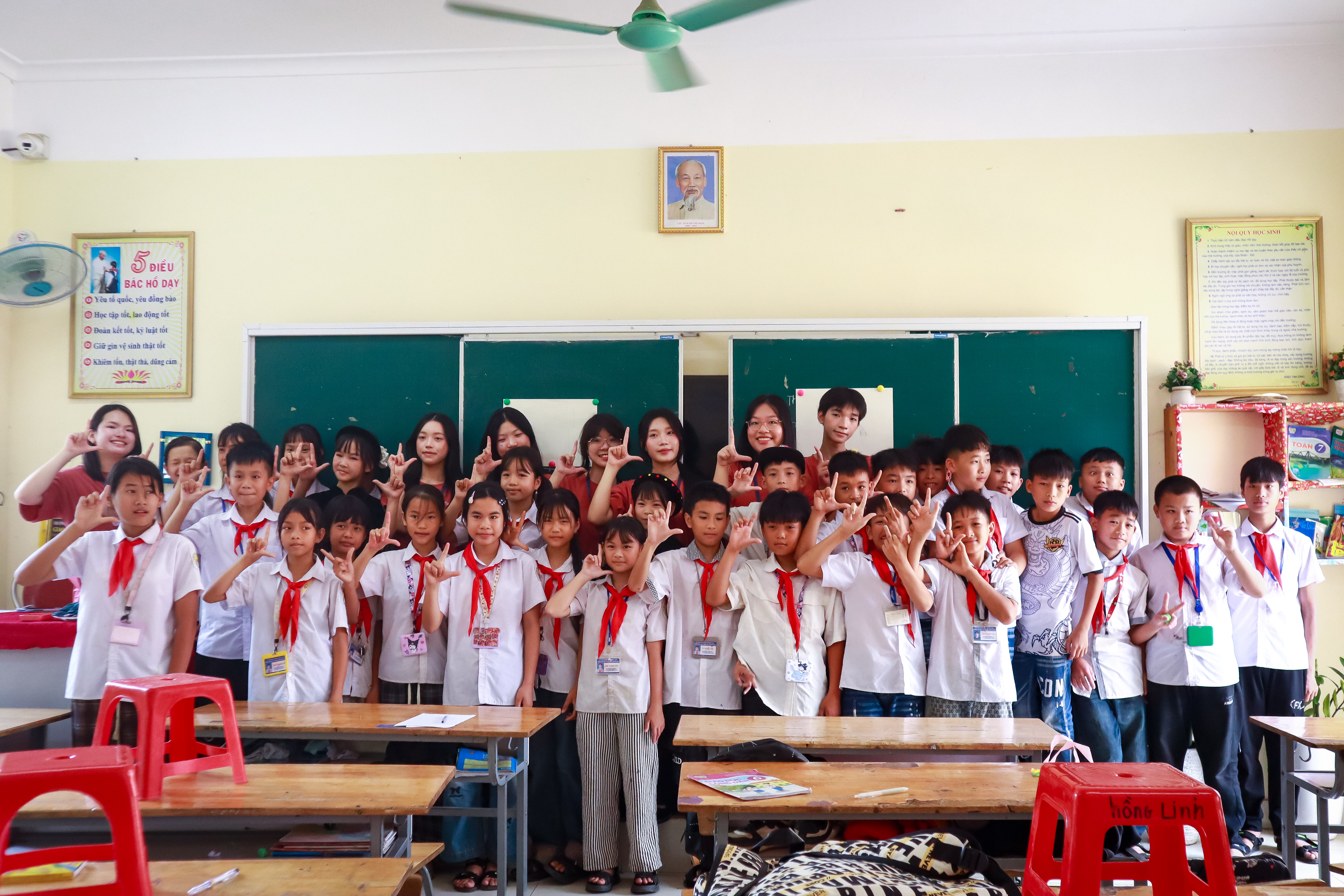 Hạ kh&uacute;c Thanh Ng&acirc;n - Tủ s&aacute;ch cho em, lan tỏa tri thức v&agrave; y&ecirc;u thương- Ảnh 4.