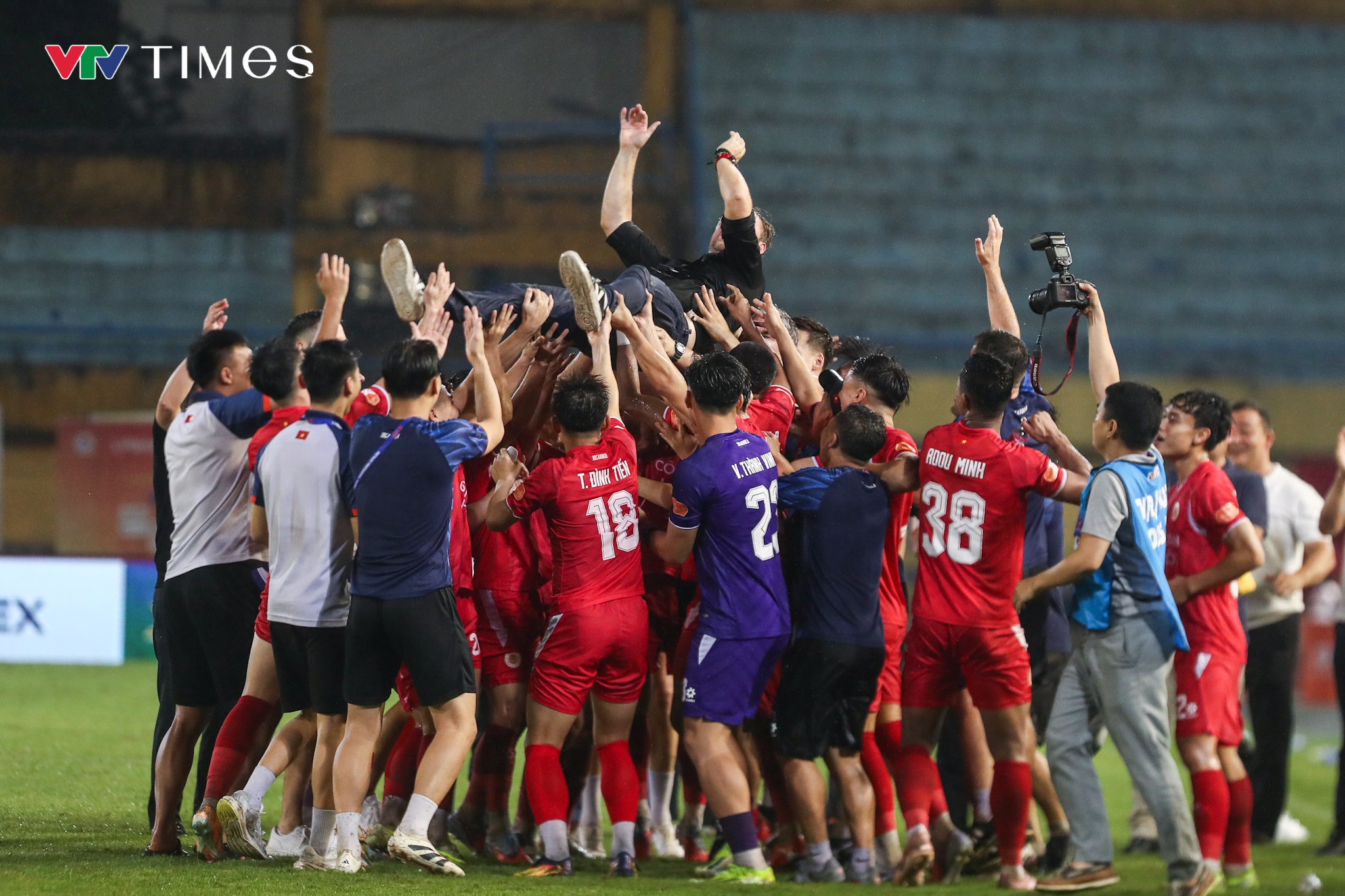 Công an Hà Nội đăng quang V.League 2025-2026 sớm 3 vòng đấu- Ảnh 7.