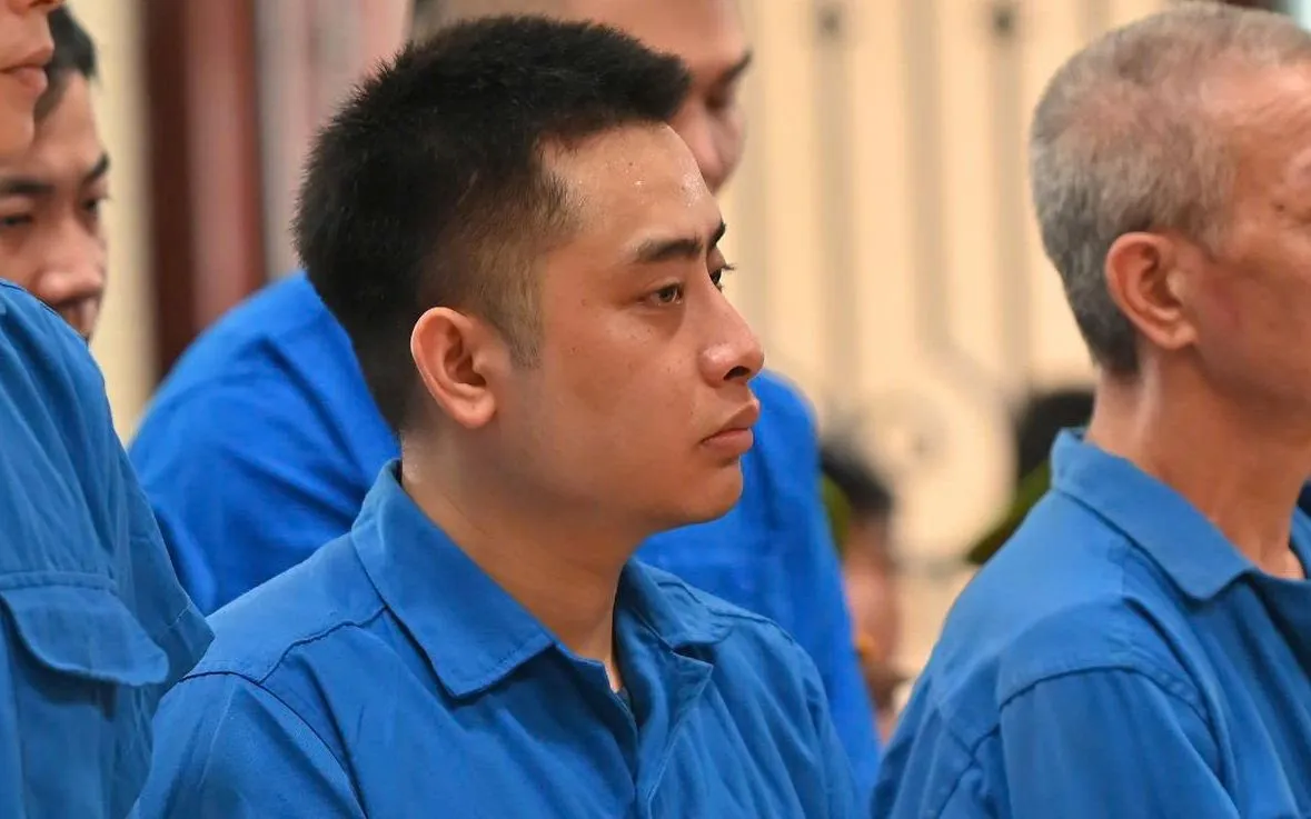 Nóng trên mạng tuần qua (11-17/5): Khởi tố nhiều vụ án đáng chú ý- Ảnh 4. Nóng trên mạng tuần qua (11-17/5): Khởi tố nhiều vụ án đáng chú ý- Ảnh 4.