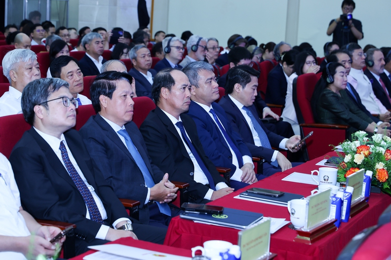 Thủ tướng L&ecirc; Minh Hưng: Khoa học c&ocirc;ng nghệ, đổi mới s&aacute;ng tạo l&agrave; yếu tố sống c&ograve;n để hiện thực h&oacute;a kh&aacute;t vọng ph&aacute;t triển đất nước- Ảnh 5.
