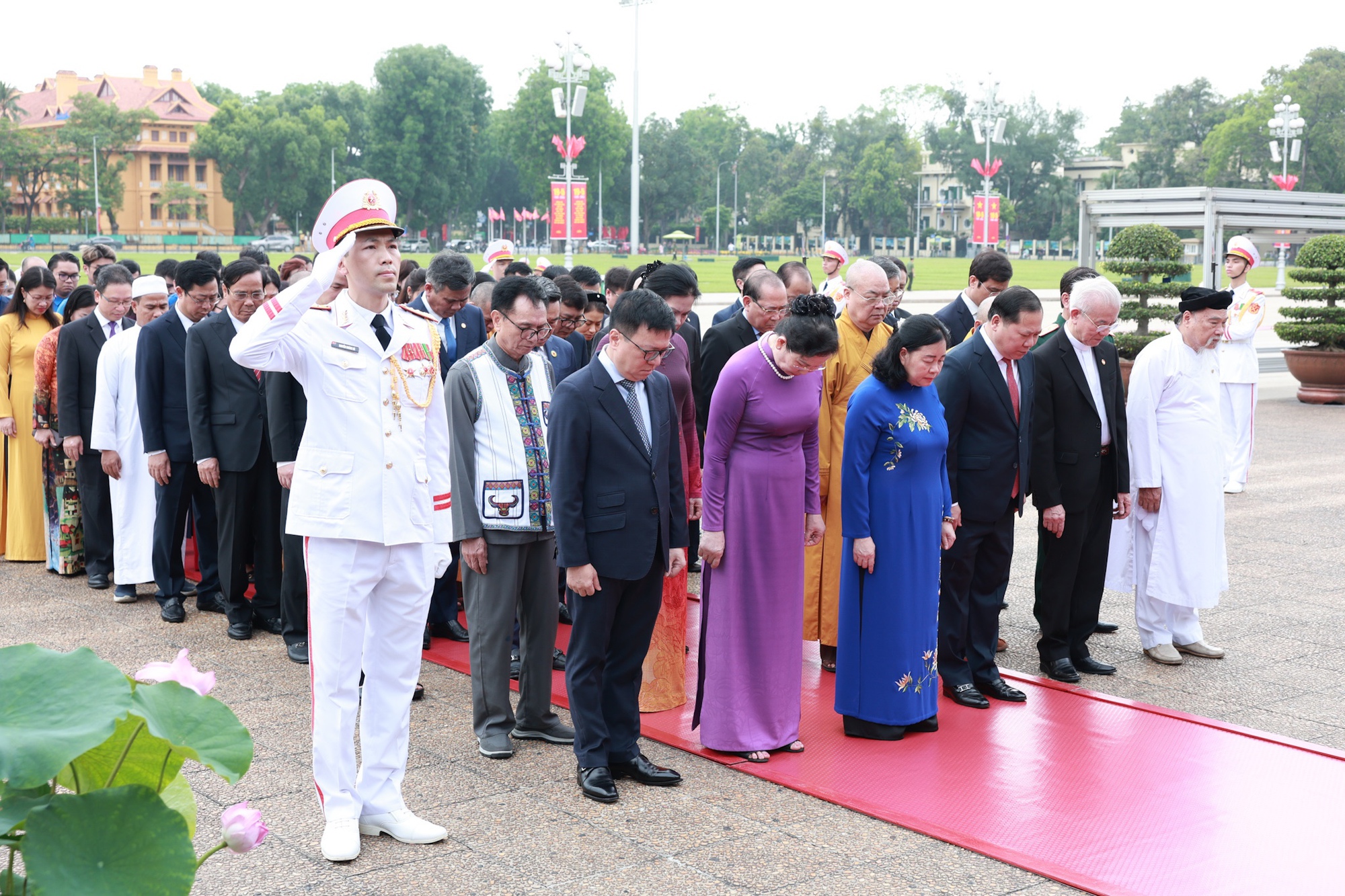L&atilde;nh đạo Đảng, Nh&agrave; nước v&agrave;o Lăng viếng Chủ tịch Hồ Ch&iacute; Minh- Ảnh 5.