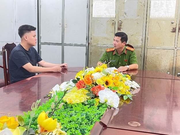 Tạm giữ h&igrave;nh sự thanh ni&ecirc;n đuổi đ&aacute;nh hai c&ocirc; g&aacute;i giữa đ&ecirc;m ở H&agrave; Nội- Ảnh 1.