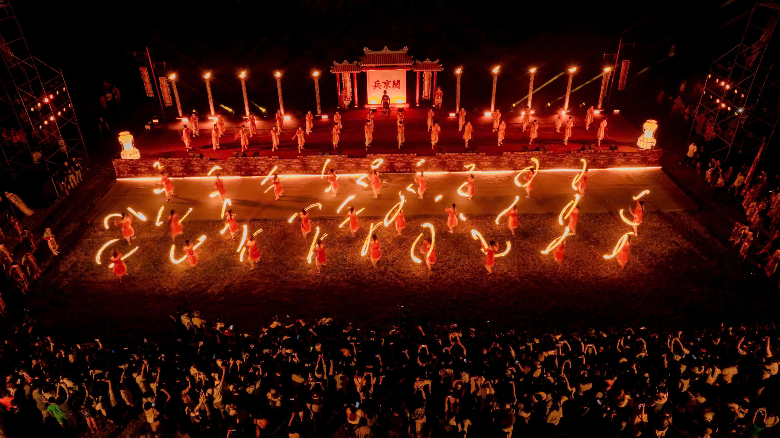 Huế m&ugrave;a festival: Bản h&ograve;a ca của di sản v&agrave; sắc m&agrave;u đương đại- Ảnh 1.