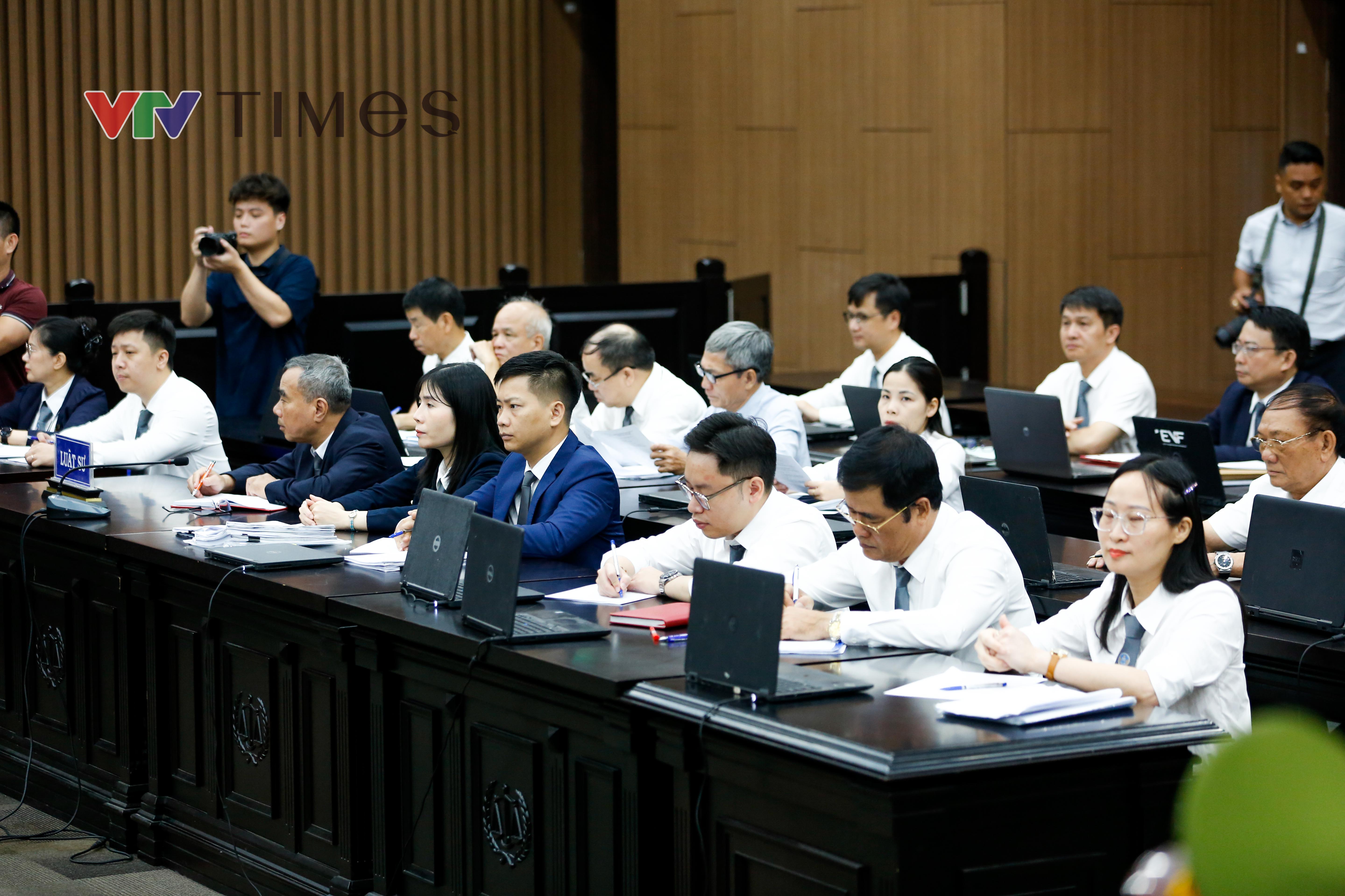 H&igrave;nh ảnh cựu Bộ trưởng Nguyễn Thị Kim Tiến hầu t&ograve;a - Ảnh 4.