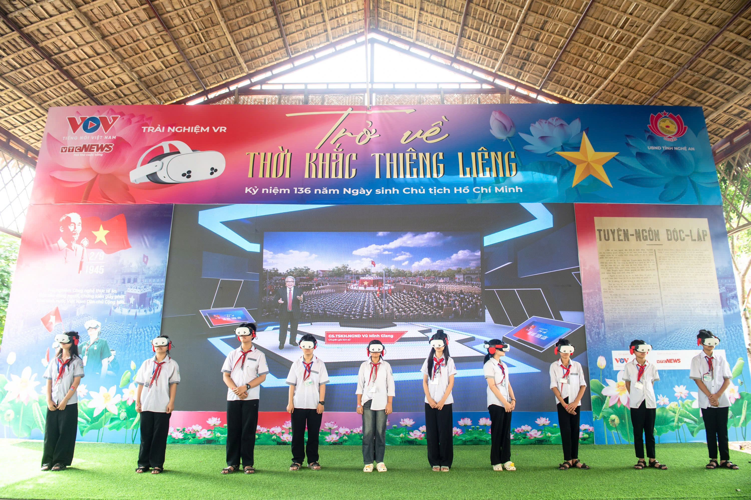 &ldquo;Đứng giữa Quảng trường Ba Đ&igrave;nh năm 1945&rdquo; nhờ c&ocirc;ng nghệ thực tế ảo- Ảnh 5.