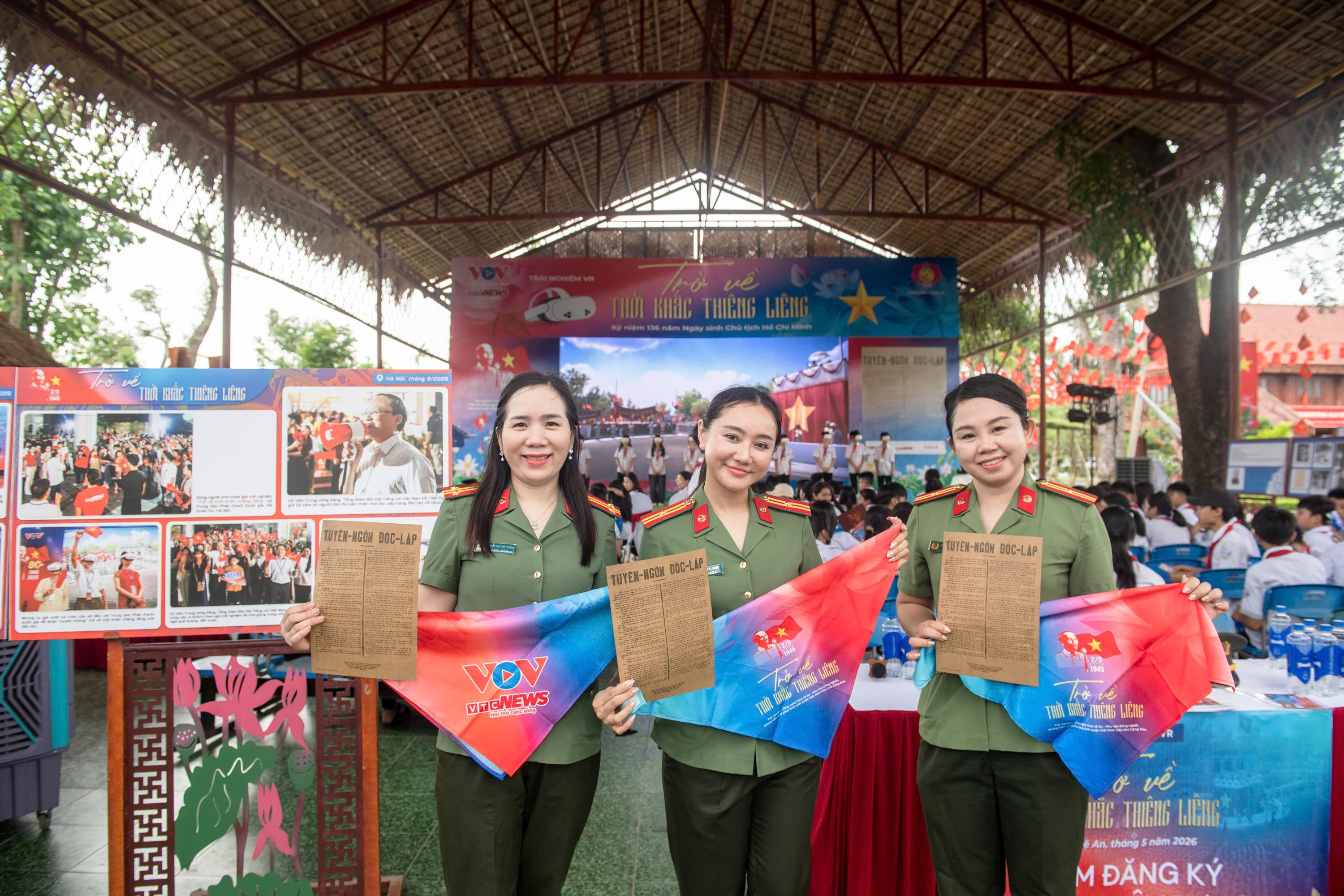 &ldquo;Đứng giữa Quảng trường Ba Đ&igrave;nh năm 1945&rdquo; nhờ c&ocirc;ng nghệ thực tế ảo- Ảnh 12.