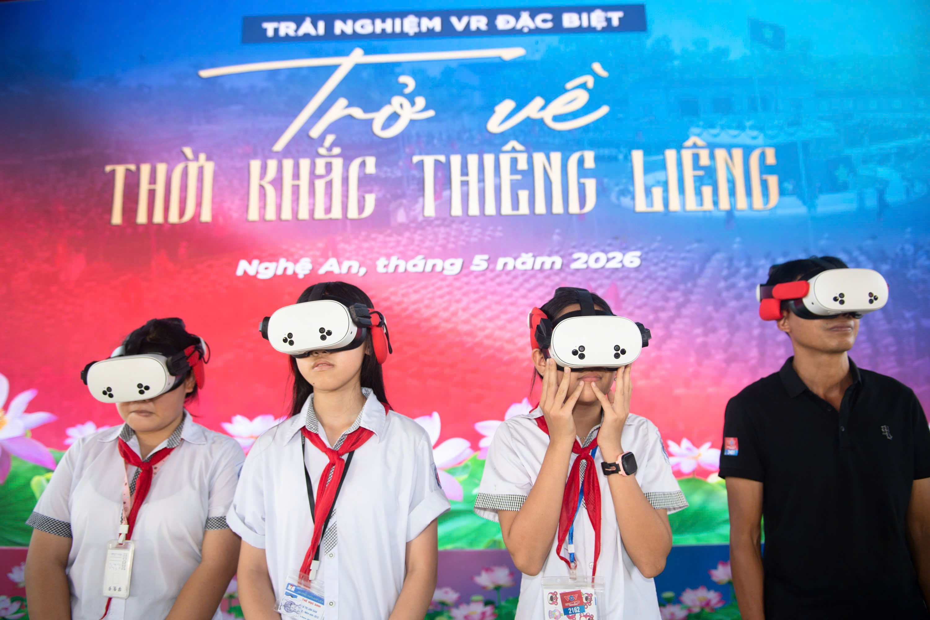 &ldquo;Đứng giữa Quảng trường Ba Đ&igrave;nh năm 1945&rdquo; nhờ c&ocirc;ng nghệ thực tế ảo- Ảnh 9.