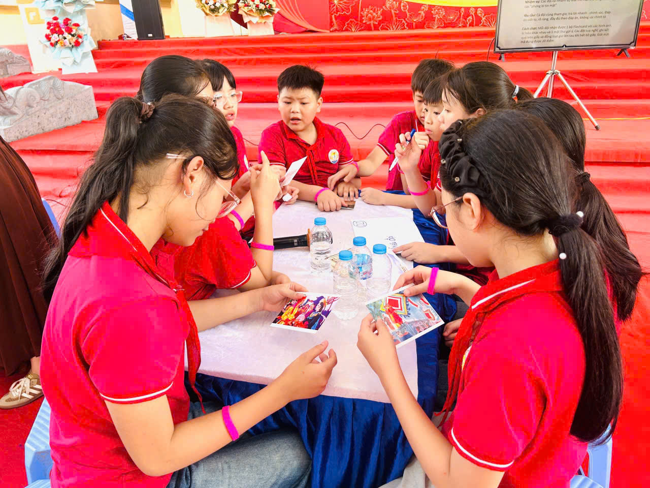 Gieo mầm tình yêu di sản từ những “lớp học trải nghiệm” tại Bảo tàng Ninh Bình - Ảnh 3.