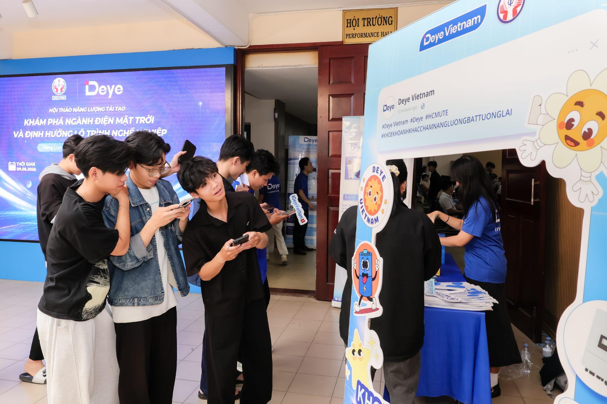 Deye Vietnam kết nối sinh vi&ecirc;n với xu hướng nghề nghiệp năng lượng t&aacute;i tạo tương lai- Ảnh 2.