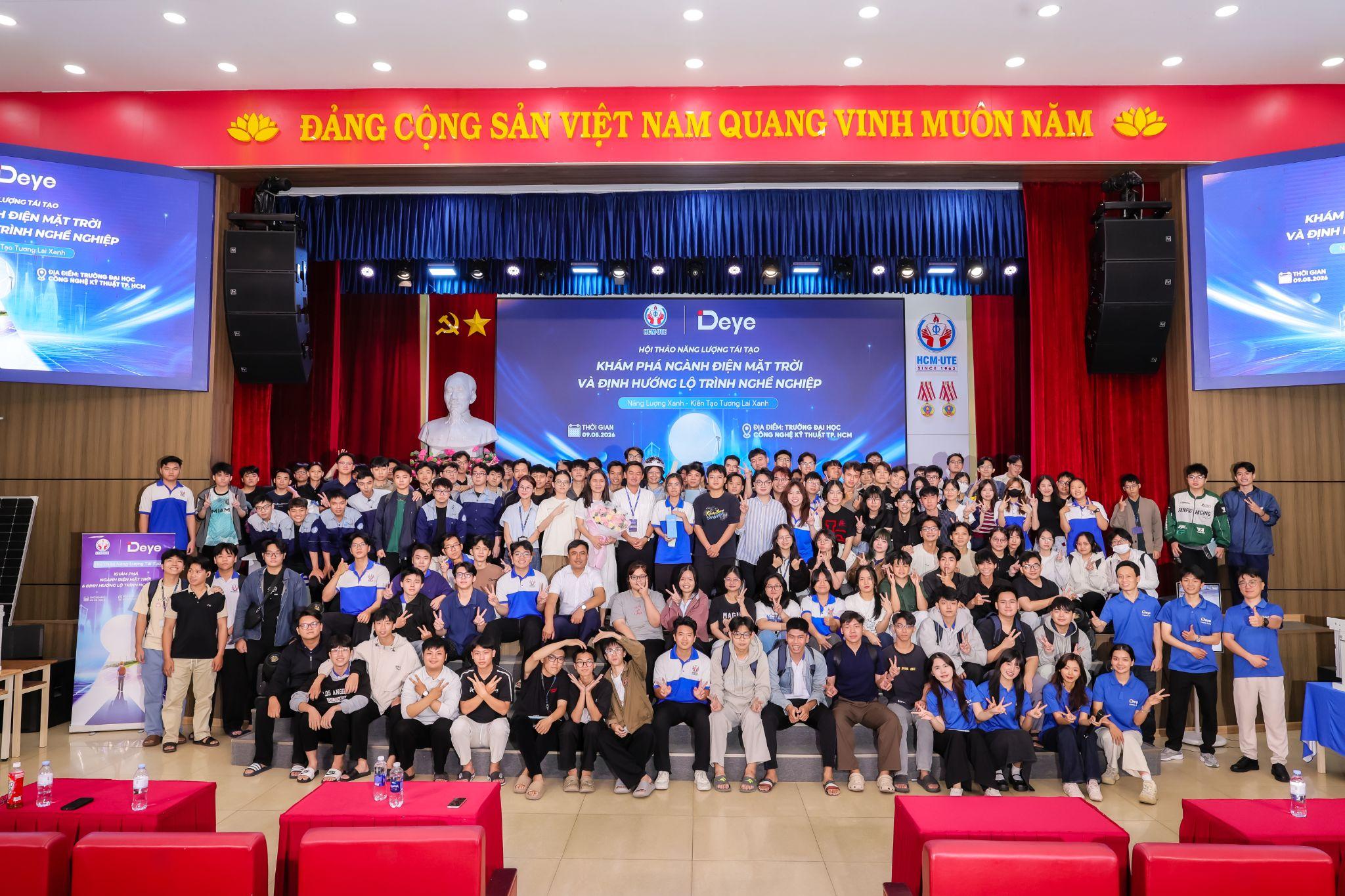Deye Vietnam kết nối sinh vi&ecirc;n với xu hướng nghề nghiệp năng lượng t&aacute;i tạo tương lai- Ảnh 1.