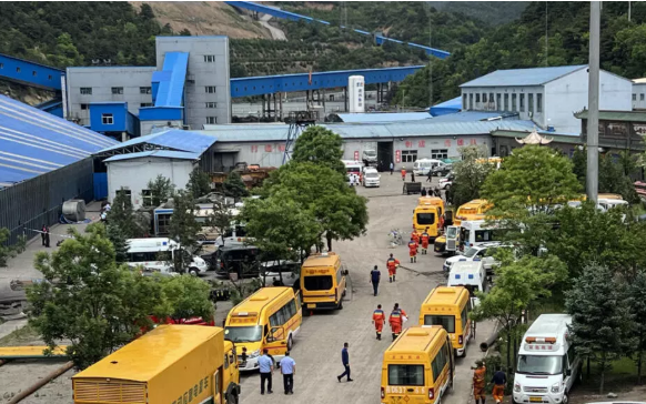 Sập hầm mỏ khai th&aacute;c tr&aacute;i ph&eacute;p ở Trung Quốc khiến 5 người thiệt mạng- Ảnh 1.