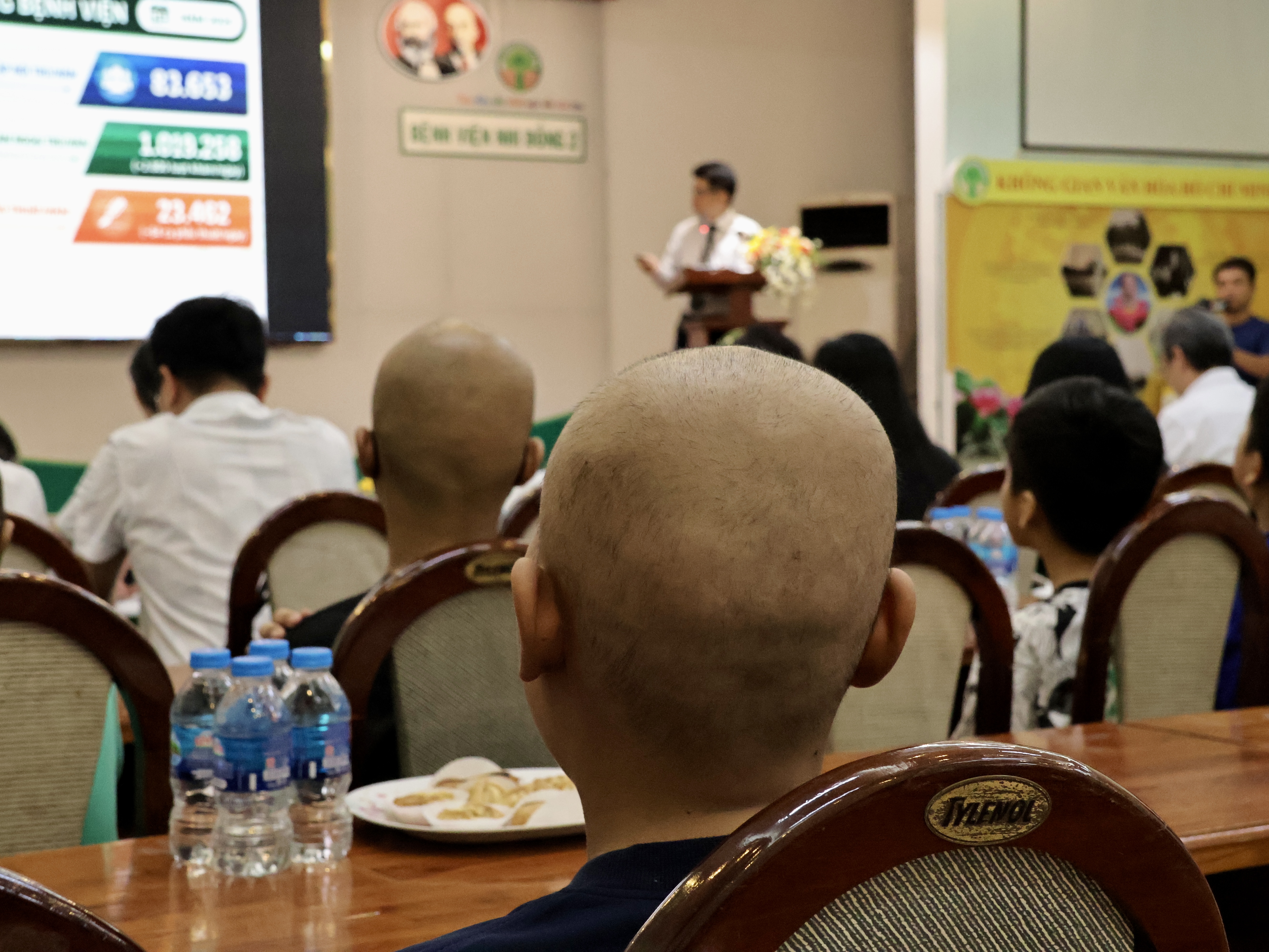 Phó Thủ tướng Phạm Thị Thanh Trà thăm và tặng quà các bệnh nhi nhân ngày 1/6- Ảnh 12. Phó Thủ tướng Phạm Thị Thanh Trà thăm và tặng quà các bệnh nhi nhân ngày 1/6- Ảnh 12.