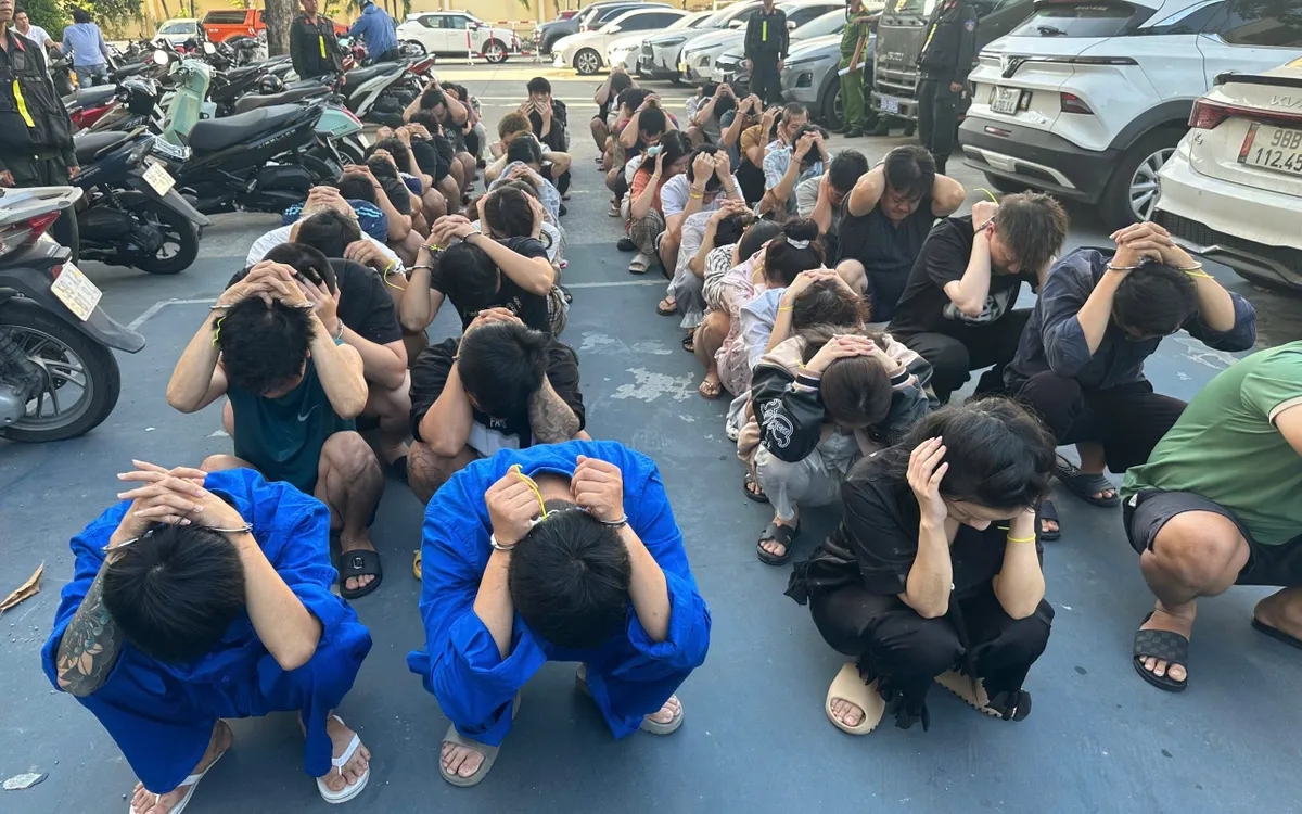 N&oacute;ng tr&ecirc;n mạng tuần qua (18-24/6): B&aacute;o động chất cấm len lỏi v&agrave;o đời sống - Ảnh 2.