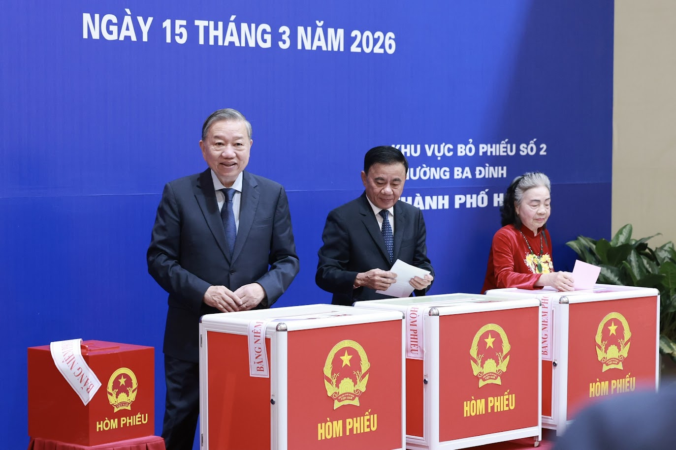 Tổng Bí thư: Mỗi đại biểu trúng cử phải luôn ghi nhớ phía sau mình là niềm tin, là sự gửi gắm của cử tri - Ảnh 6.