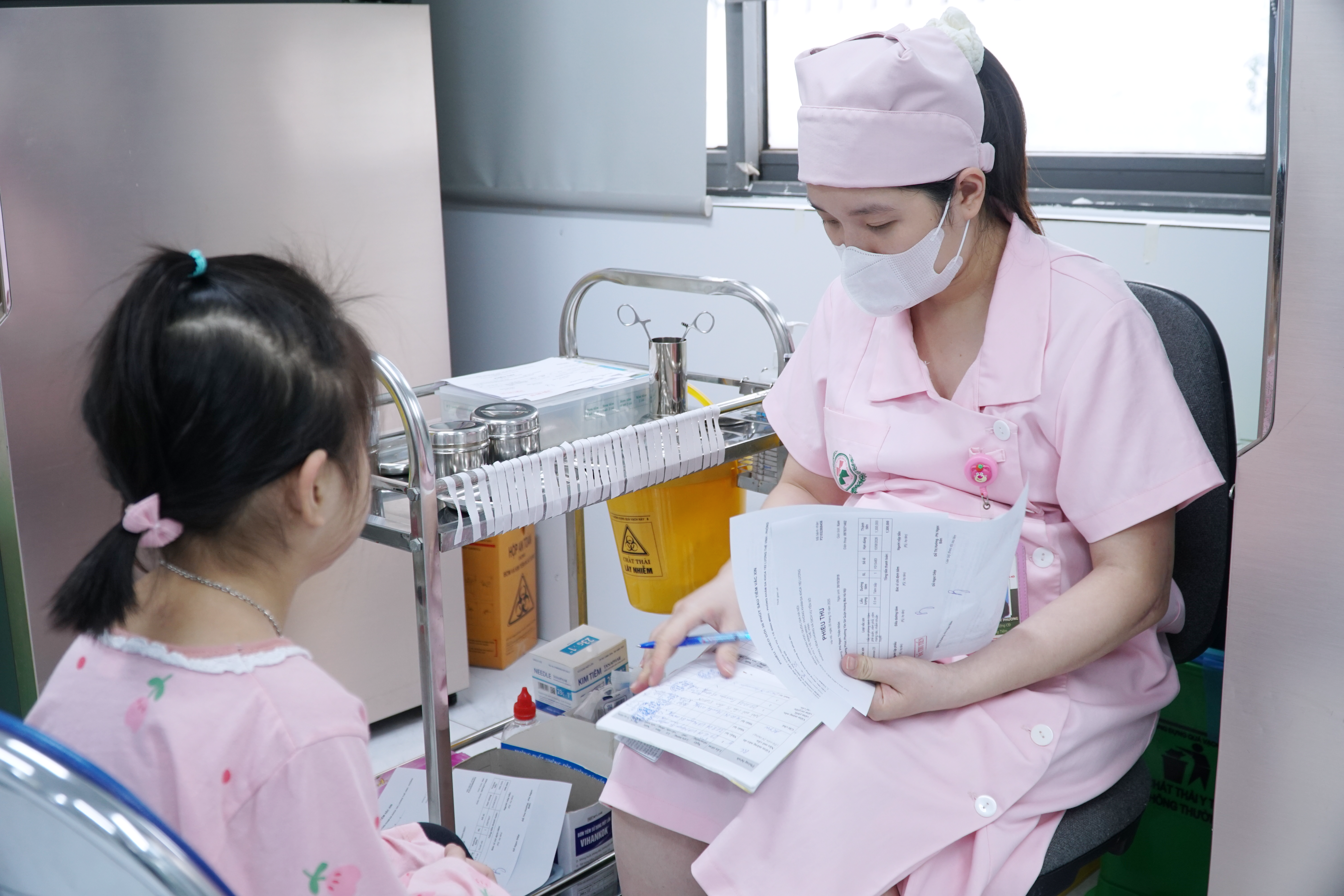 Quên lịch tiêm chủng nhắc lại: Cha mẹ ngỡ ngàng khi con mắc bệnh nặng - Ảnh 2.