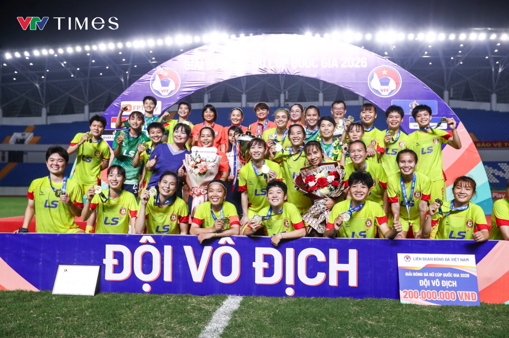 Kim Thanh xuất sắc, TP Hồ Chí Minh đăng quang ngôi vô địch Giải bóng đá nữ Cúp Quốc gia 2026- Ảnh 7. Kim Thanh xuất sắc, TP Hồ Chí Minh đăng quang ngôi vô địch Giải bóng đá nữ Cúp Quốc gia 2026- Ảnh 7.
