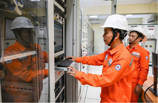 Sẵn sàng kịch bản ứng phó phụ tải tăng cao- Ảnh 2. Sẵn sàng kịch bản ứng phó phụ tải tăng cao- Ảnh 2.