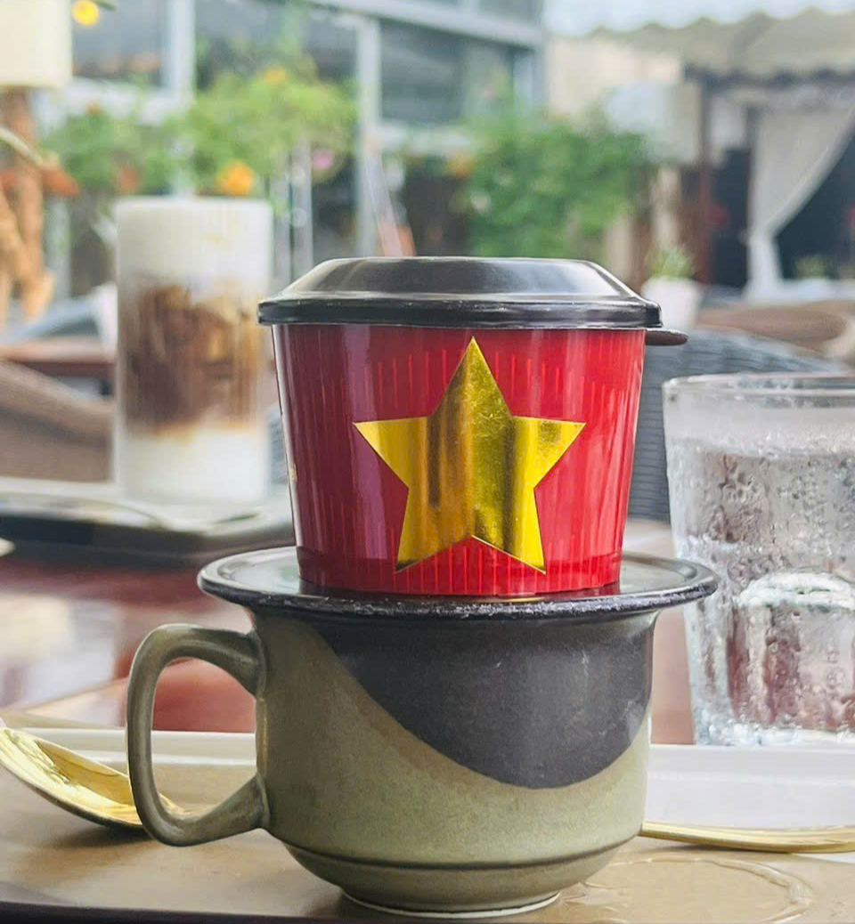 Chuyện ly c&agrave; ph&ecirc;- Ảnh 3.