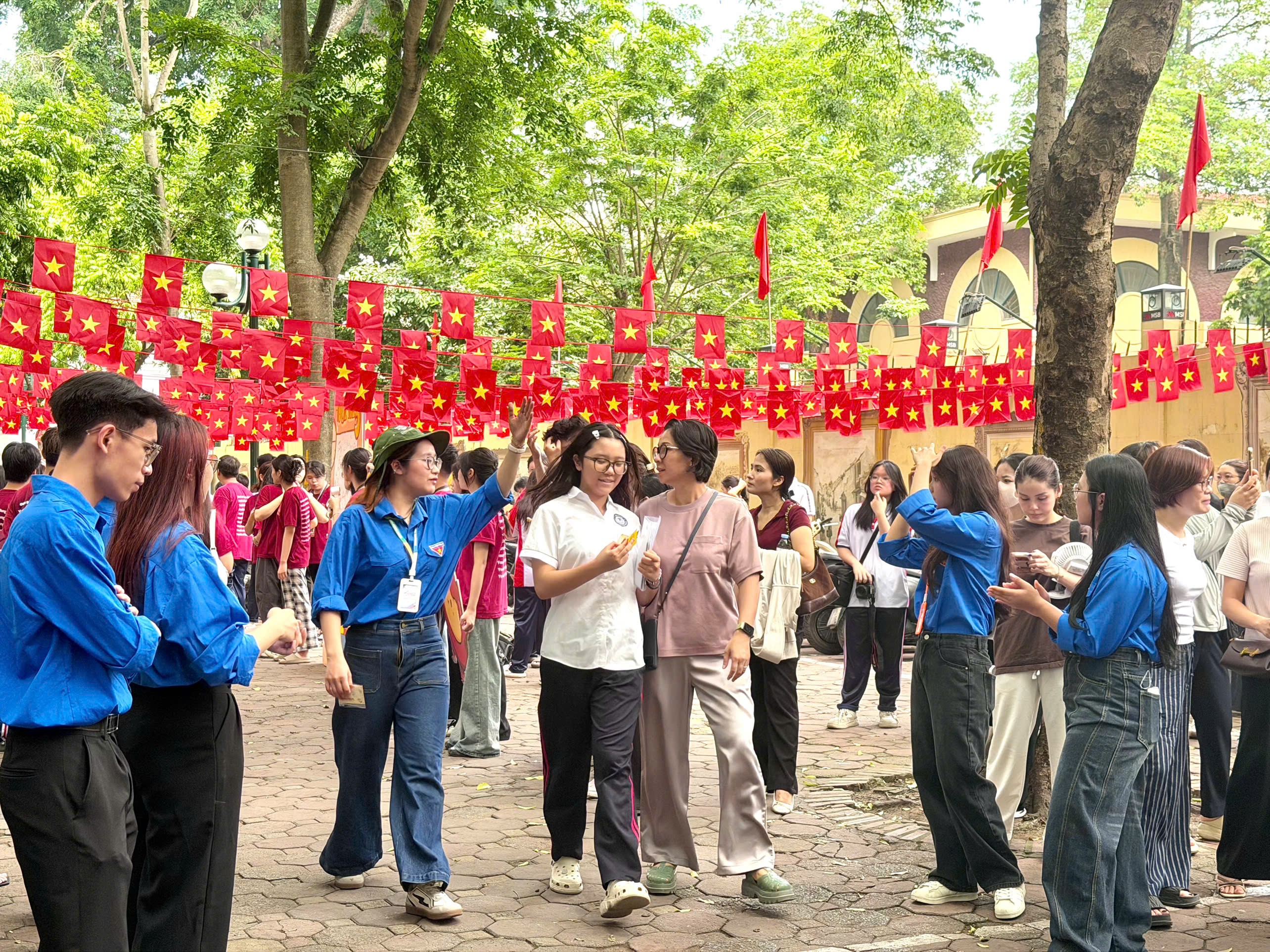 Gần 125.000 th&iacute; sinh H&agrave; Nội sẵn s&agrave;ng 'vượt vũ m&ocirc;n' thi v&agrave;o lớp 10 năm học 2026-2027 - Ảnh 5.