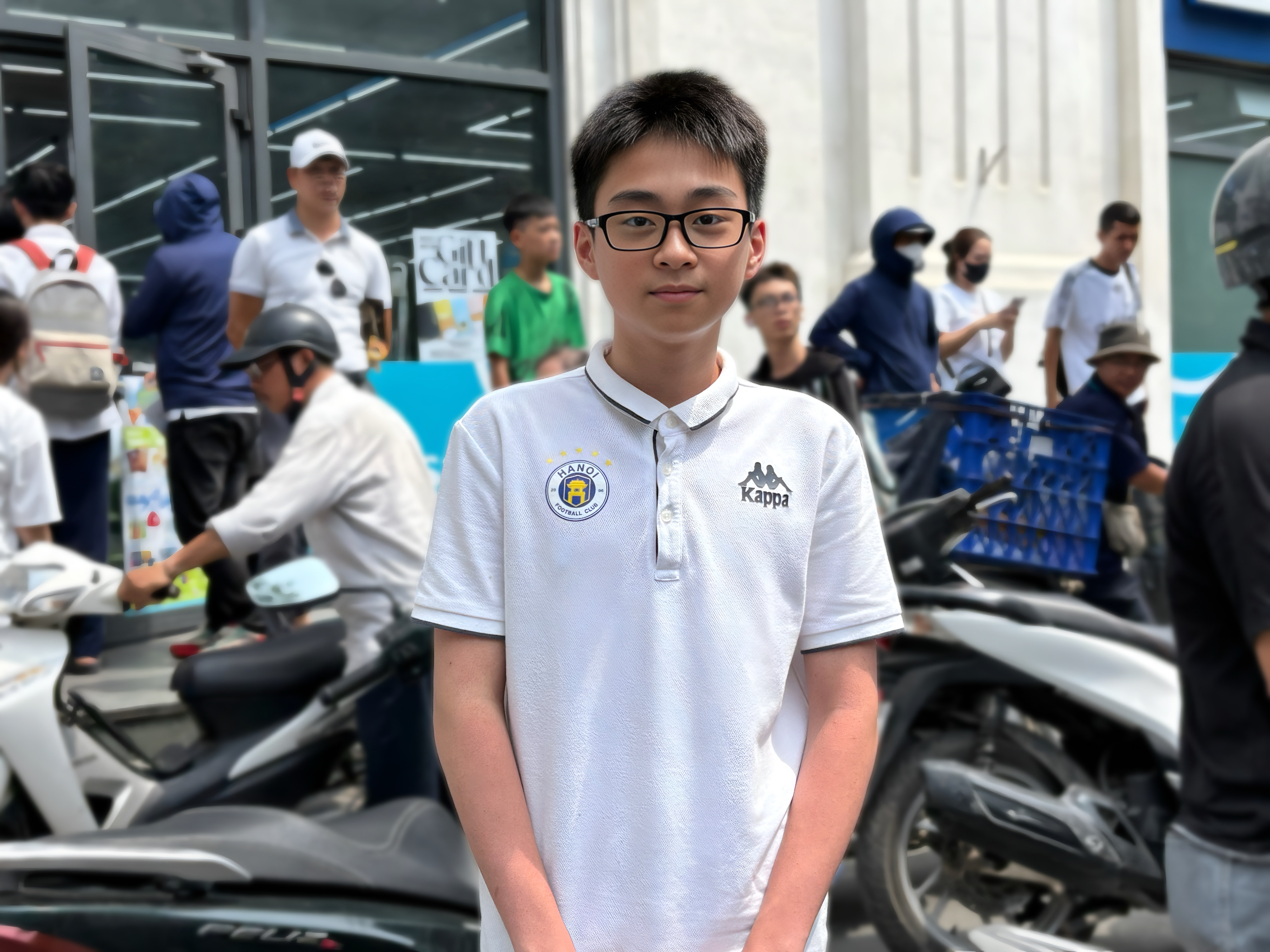 Sĩ tử H&agrave; Nội người cười rạng rỡ, người tiếc nuối sau m&ocirc;n Ngữ văn thi lớp 10 - Ảnh 9.