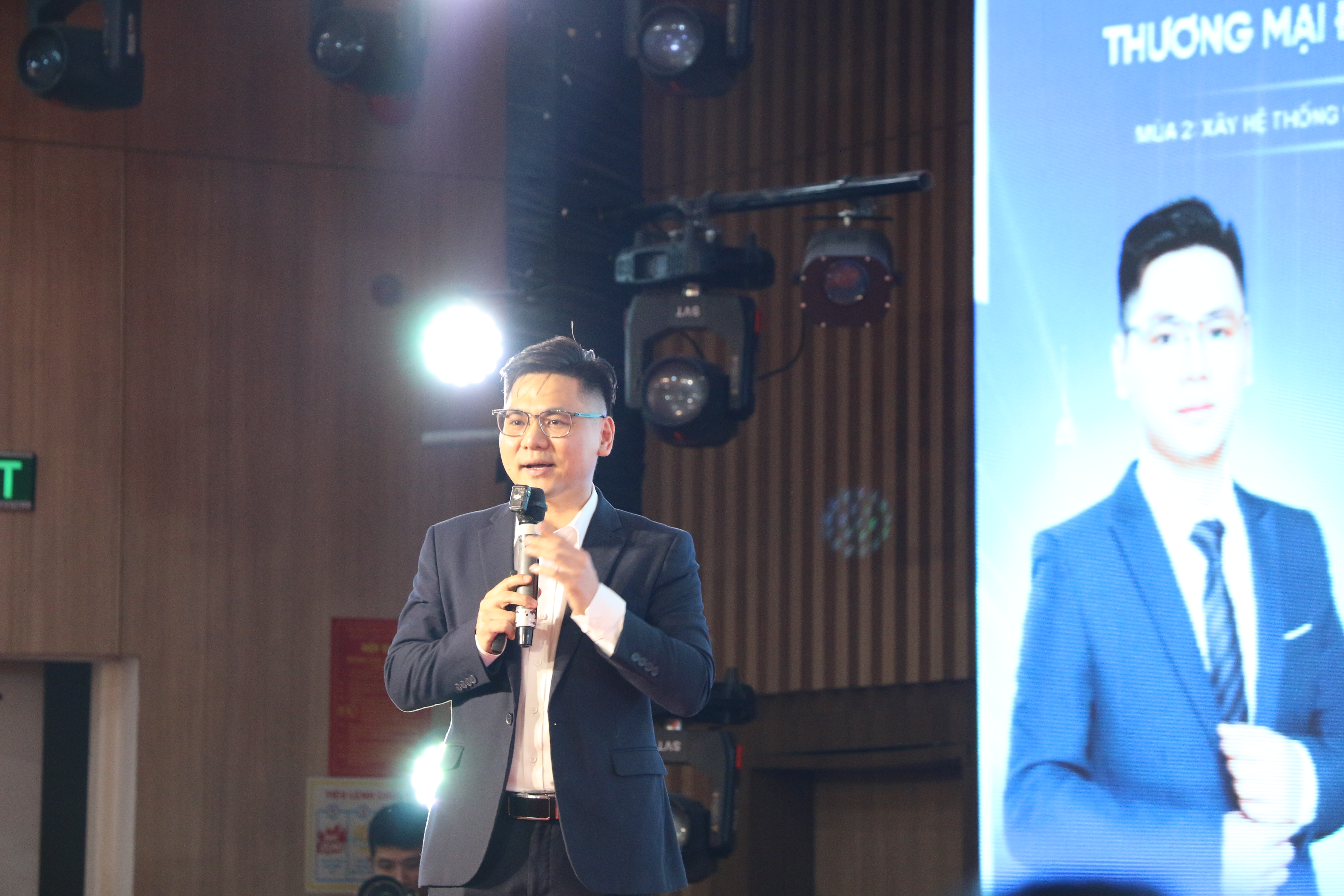 AI ho&agrave;n to&agrave;n c&oacute; thể livestream b&aacute;n h&agrave;ng - Ảnh 2.