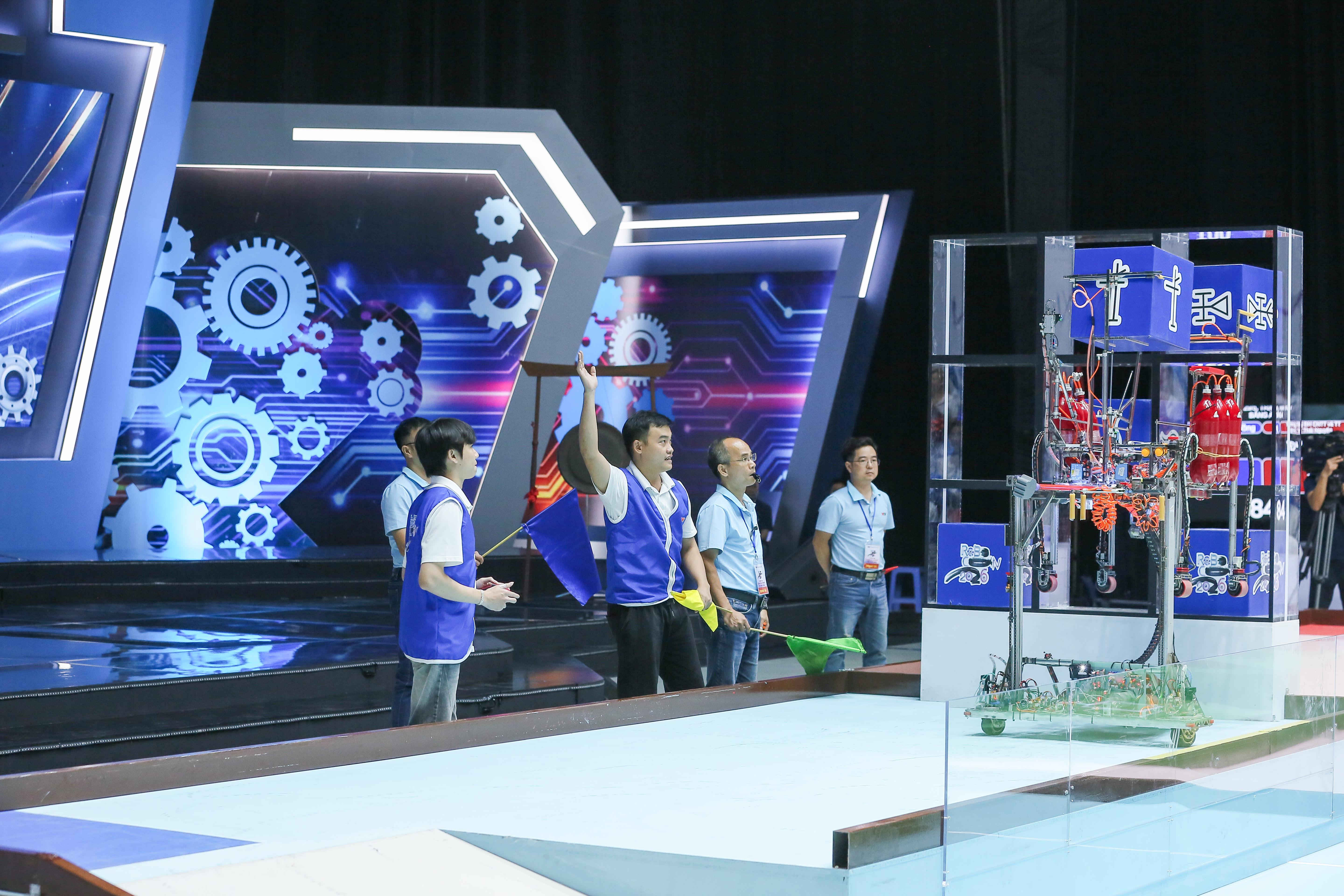 Vòng Chung kết Robocon Việt Nam 2026: Nhìn lại ngày thi đấu đầu tiên - Ảnh 23.