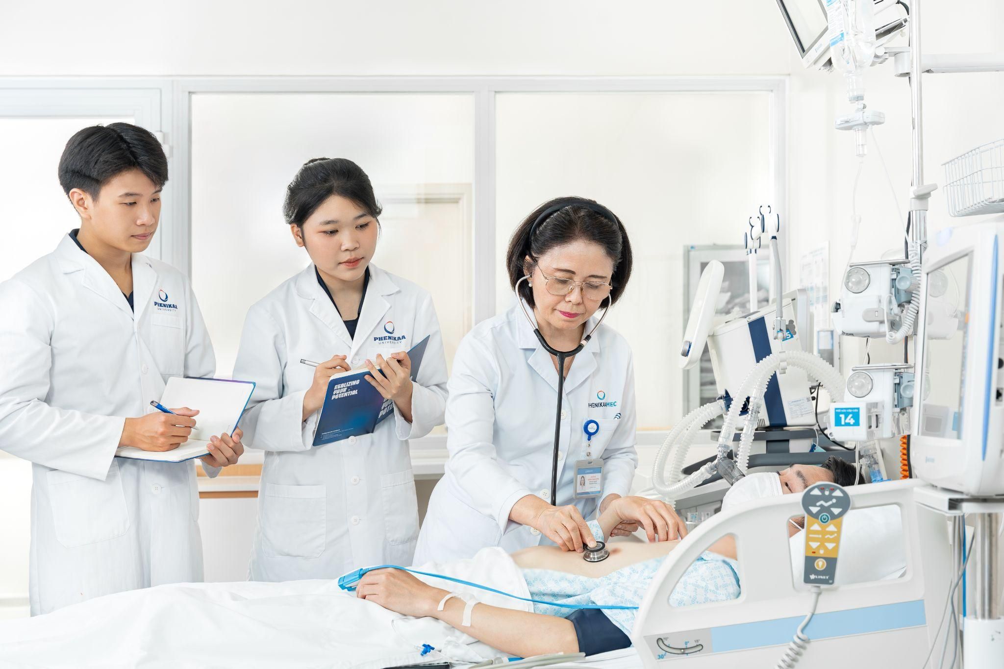 Kh&ocirc;ng chỉ hỏi &ldquo;c&oacute; tuyển sinh kh&ocirc;ng&rdquo;, th&iacute; sinh ng&agrave;nh Y cần nh&igrave;n v&agrave;o nền tảng đ&agrave;o tạo thực chiến- Ảnh 4.
