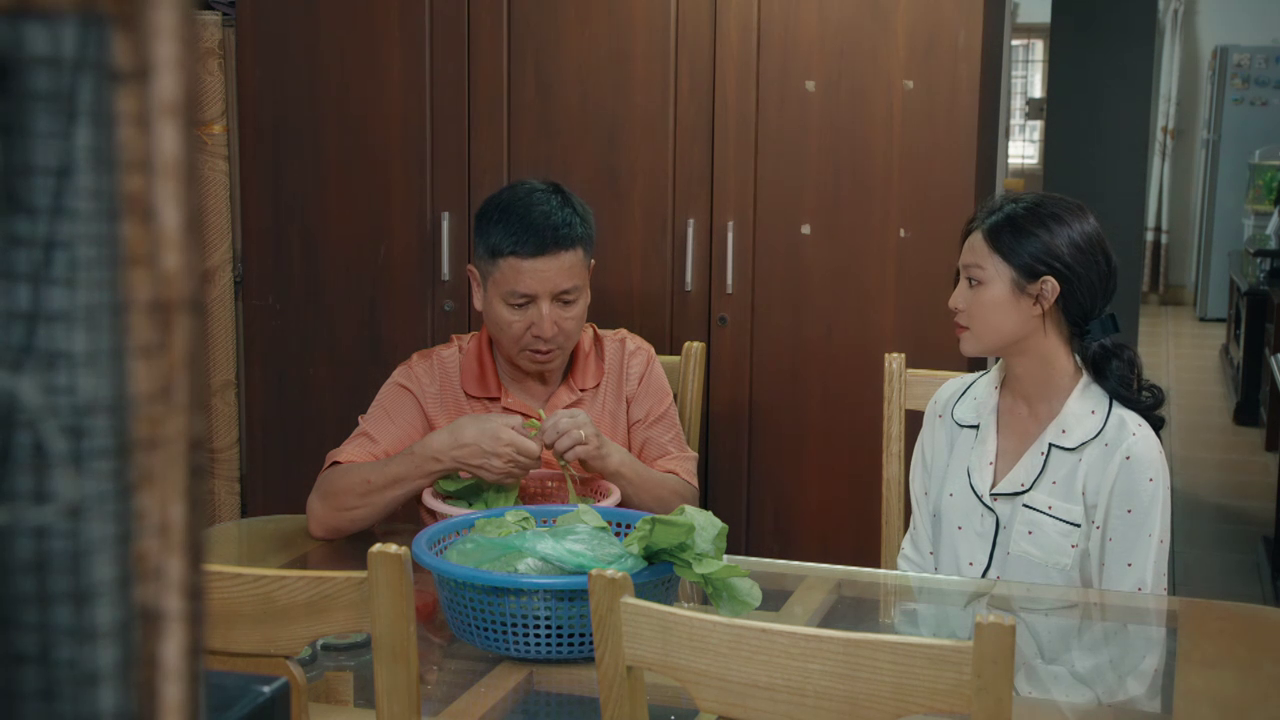 Dưới &ocirc; cửa s&aacute;ng đ&egrave;n - Tập 20: Bố vợ đau quặn l&ograve;ng khi con rể n&oacute;i l&yacute; do ly h&ocirc;n - Ảnh 1.