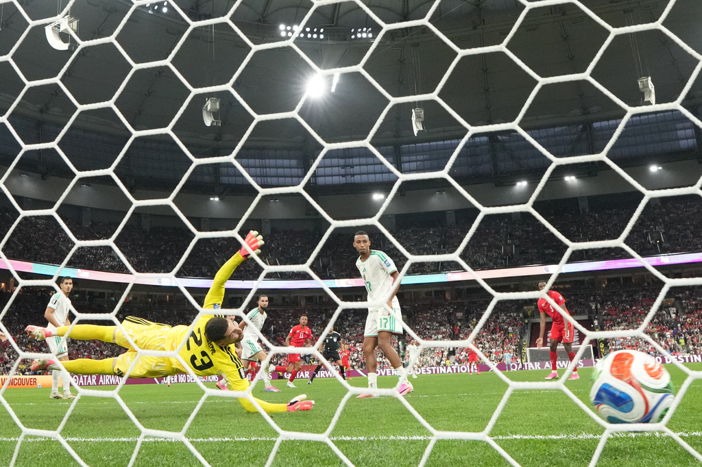 Thụy Sĩ vào vòng 16 đội FIFA World Cup 2026™ nhờ khả năng tạo khác biệt từ những khoảnh khắc - Ảnh 2.