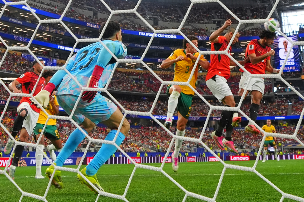 Thắng luân lưu, Mohamed Salah cùng đồng đội đưa Ai Cập vào vòng 16 đội FIFA World Cup 2026™ - Ảnh 2.