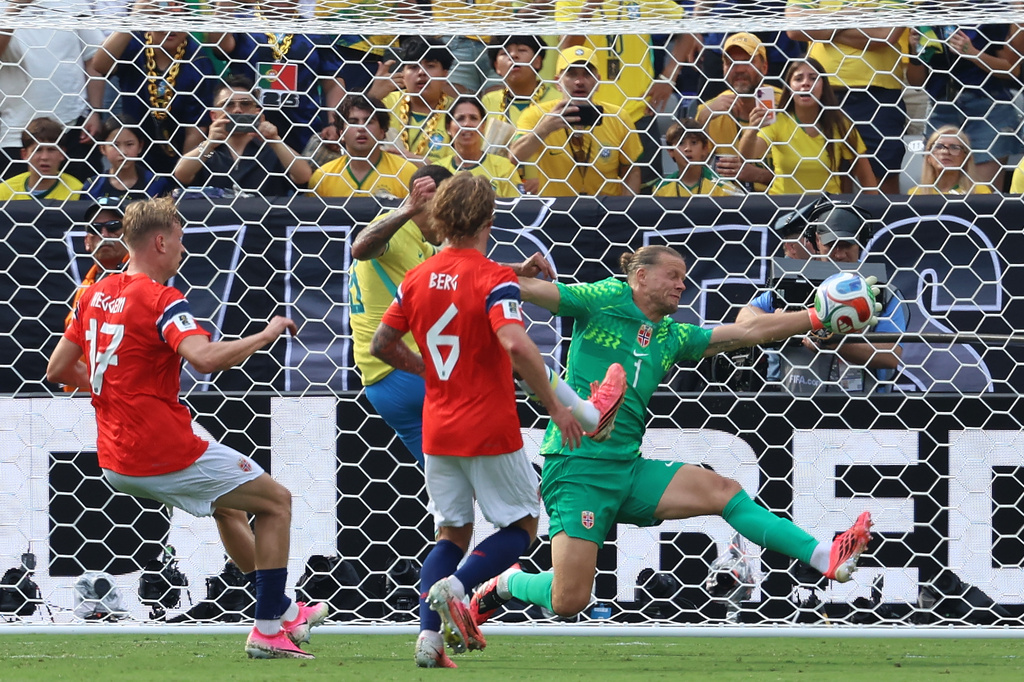 Neymar bật khóc tức tưởi trong lần sau cuối nhìn Brazil thất bại tại một kỳ World CUp - Ảnh 1.