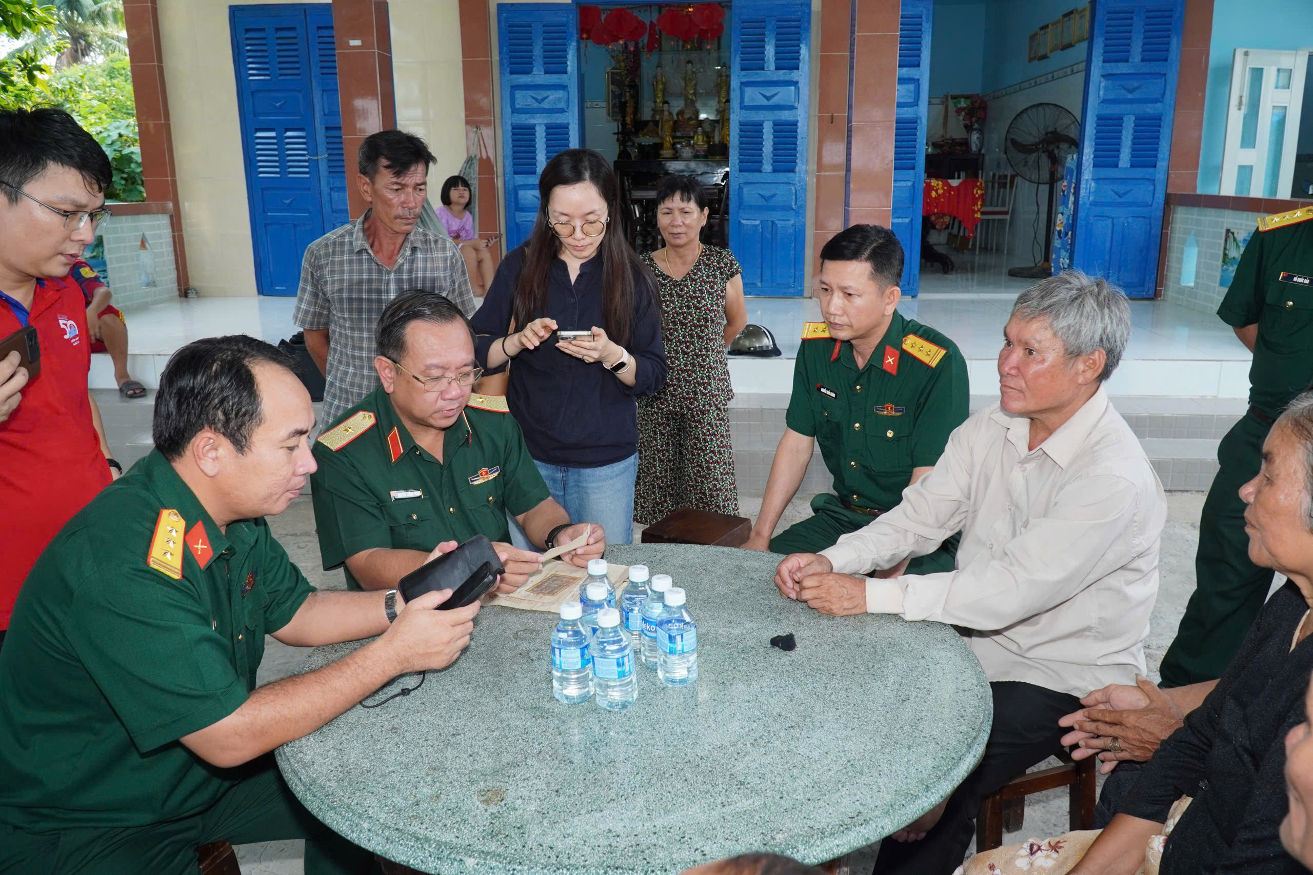 Quy tập thêm 9 hài cốt liệt sĩ tại Công viên Lê Thị Riêng, xác minh danh tính thân nhân liệt sĩ Huỳnh Văn Quên - Ảnh 6.
