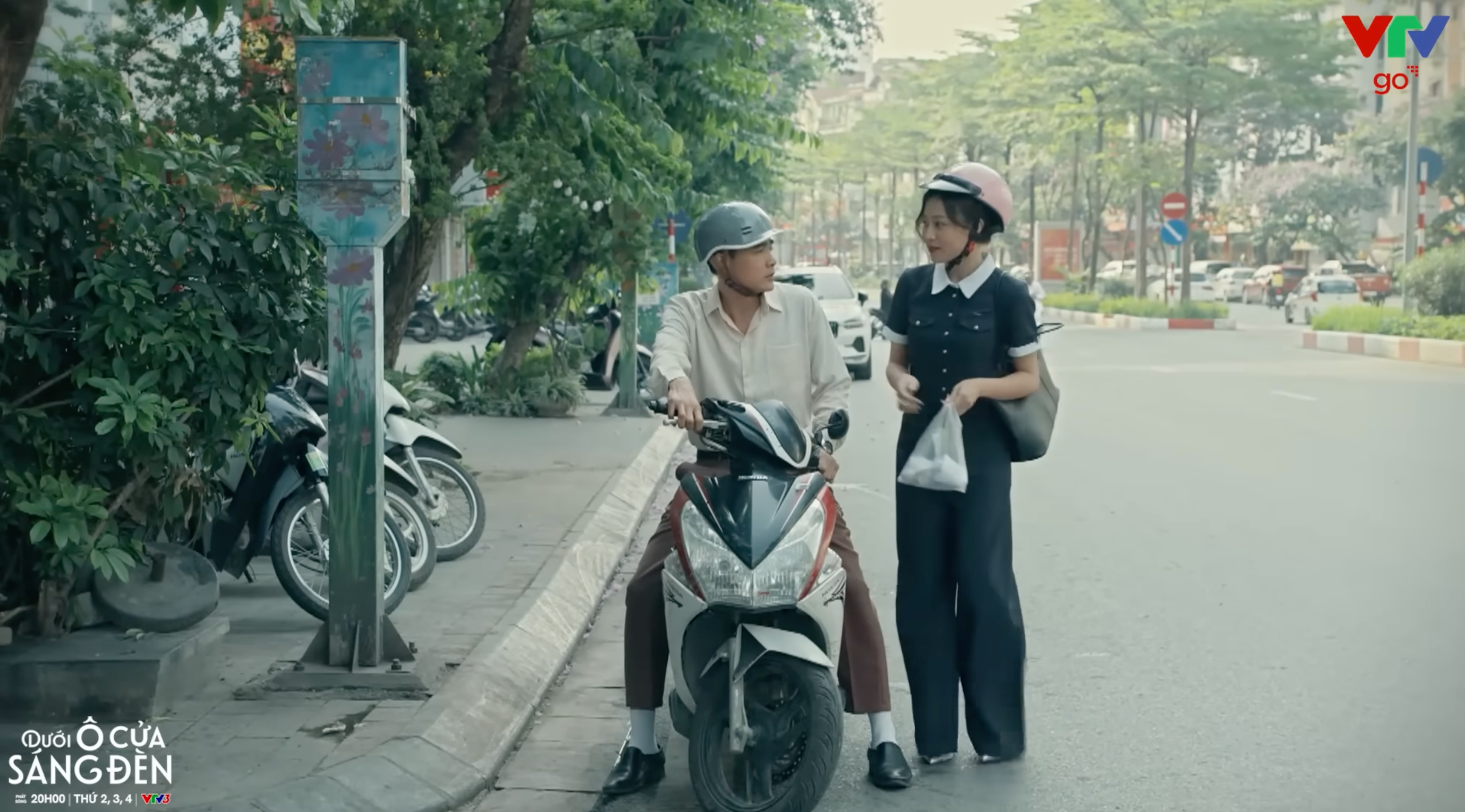Dưới Ô Cửa Sáng Đèn - Tập 24: Diệu Bán Xưởng, Ôm Sinh Như Lời Chia Tay- Ảnh 9.