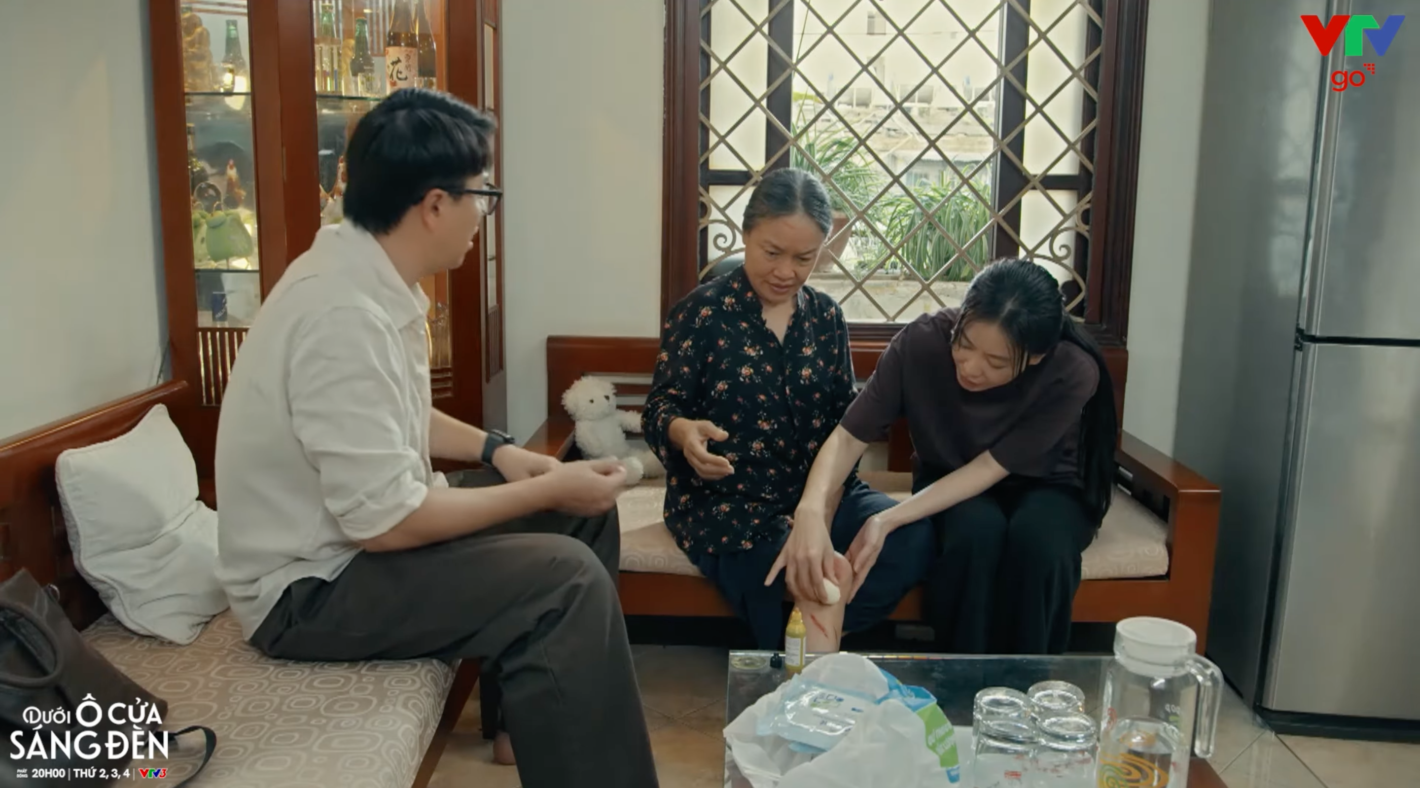 Dưới Ô Cửa Sáng Đèn - Tập 24: Diệu Bán Xưởng, Ôm Sinh Như Lời Chia Tay- Ảnh 23.