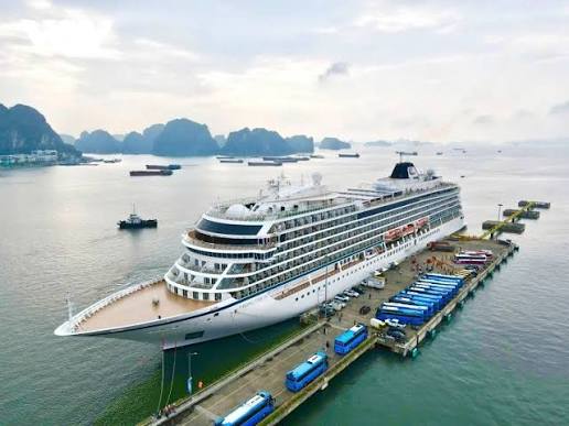 Đ&aacute;nh thức "g&atilde; khổng lồ" du lịch t&agrave;u biển: Từ tiềm năng đến thực lực- Ảnh 1.