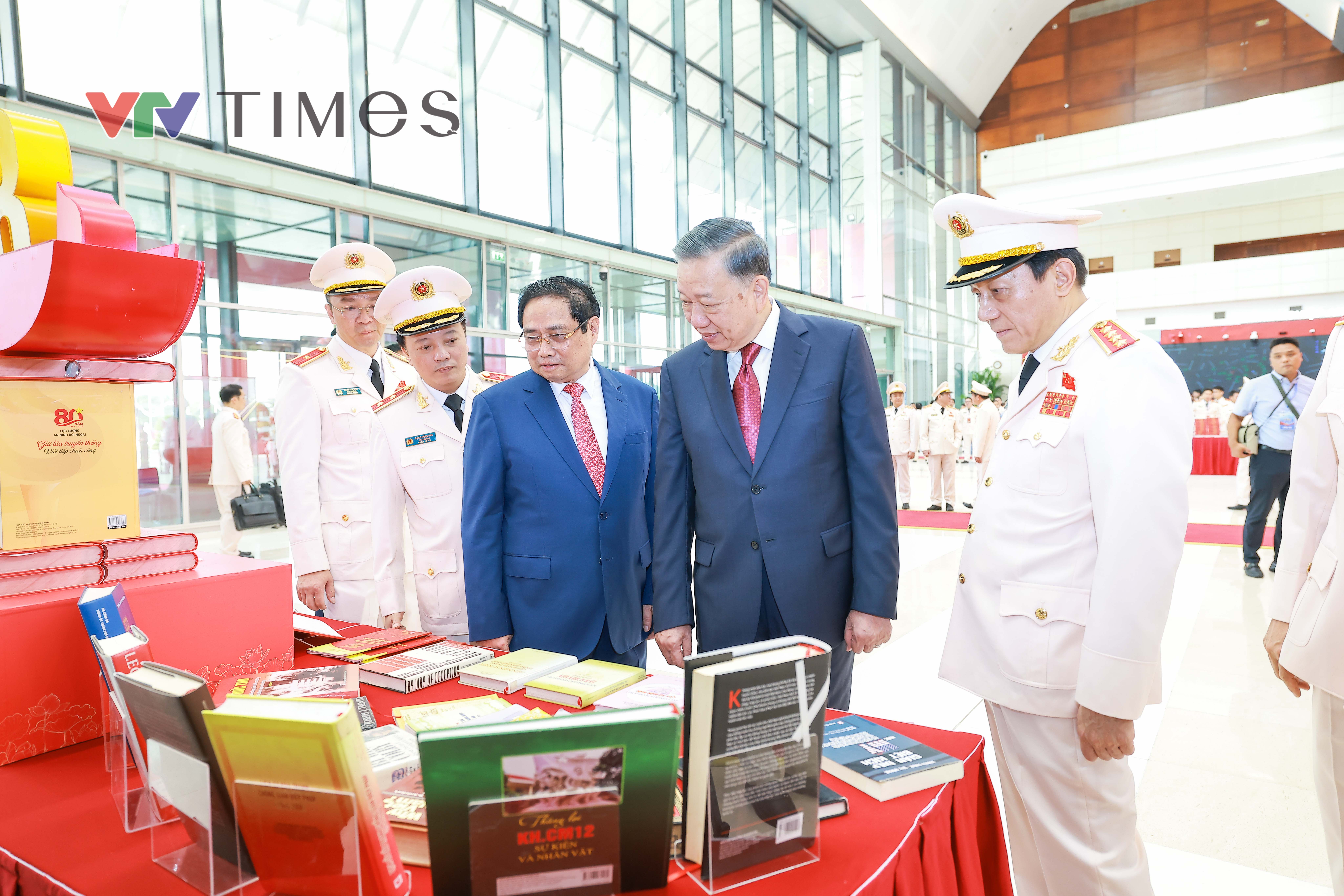 Tổng Bí thư, Chủ tịch nước Tô Lâm dự Lễ kỷ niệm 80 năm Ngày truyền thống lực lượng An ninh nhân dân - Ảnh 5.