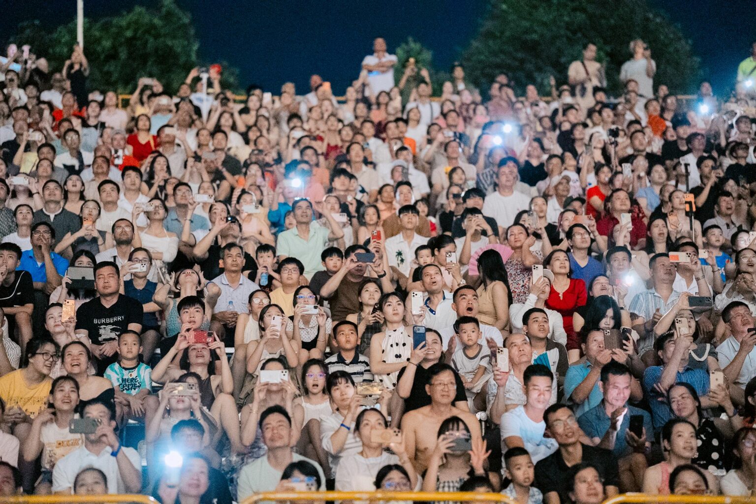 Xem lại đêm Chung kết mãn nhãn của Lễ hội Pháo hoa quốc tế Đà Nẵng 2026 - Ảnh 4.