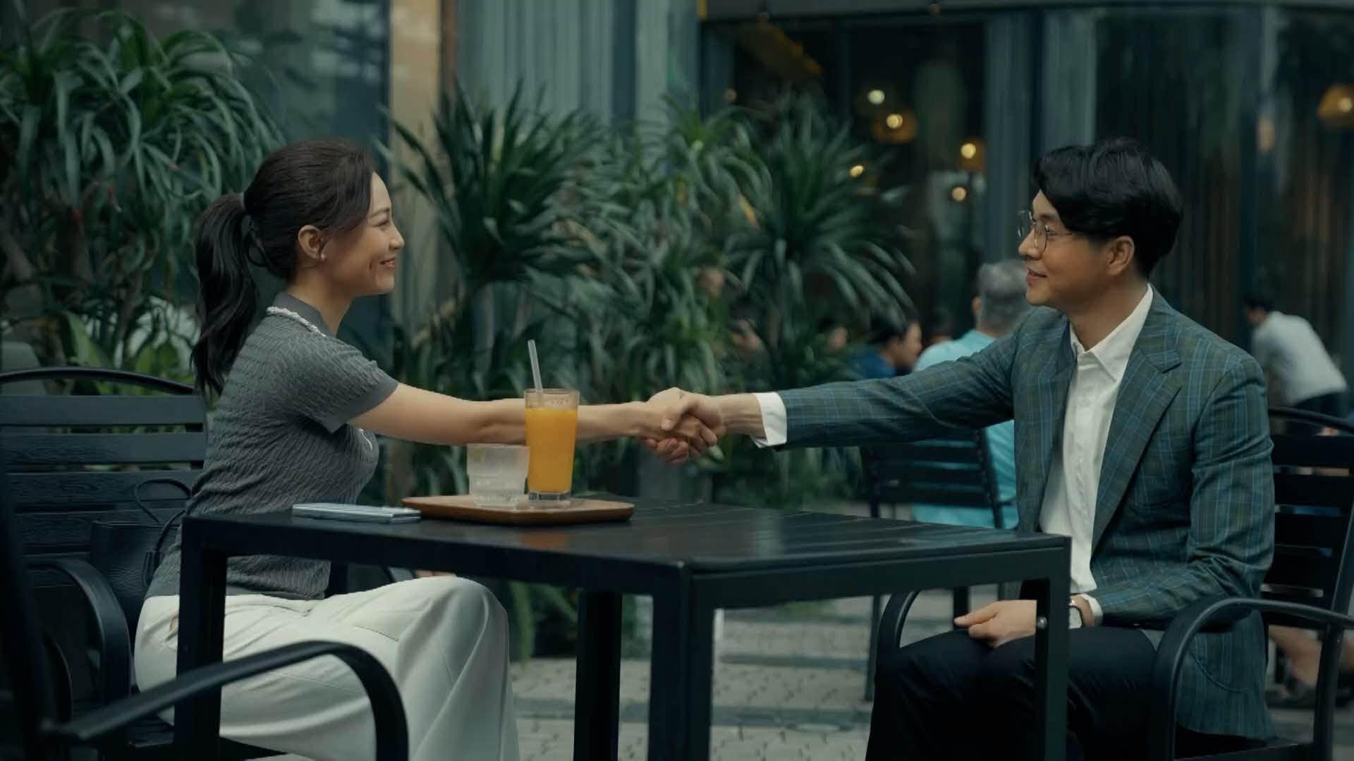 Dưới ô cửa sáng đèn - Tập 25: Sơn mời Diệu làm giám đốc, Sinh hụt hẫng- Ảnh 4.
