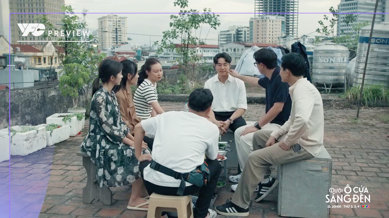 Dưới Ô Cửa Sáng Đèn - Tập 26: Cả Xóm Trầm Trồ Trước Sơn, Sinh Càng Tự Ti 11 Dưới Ô Cửa Sáng Đèn - Tập 26: - Ảnh 2.