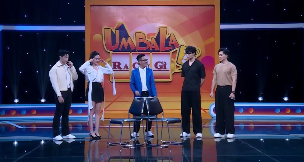 Hoa Hậu Phan Thị Mơ Đối Đầu Hai Siêu Mẫu Thể Hình, Giành Chiến Thắng Tại Úm Ba La Ra Chữ Gì 11 Hoa Hậu Phan Thị Mơ Đối Đầu Hai Siêu Mẫu Thể Hình, Giành Chiến Thắng Tại Úm Ba La Ra Chữ Gì - Ảnh 1.